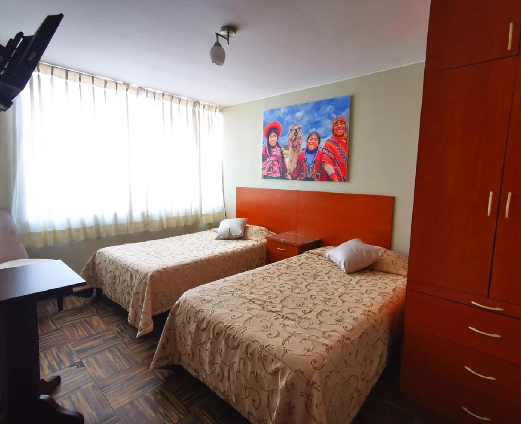 Twin Room with Private Bathroom photo 3