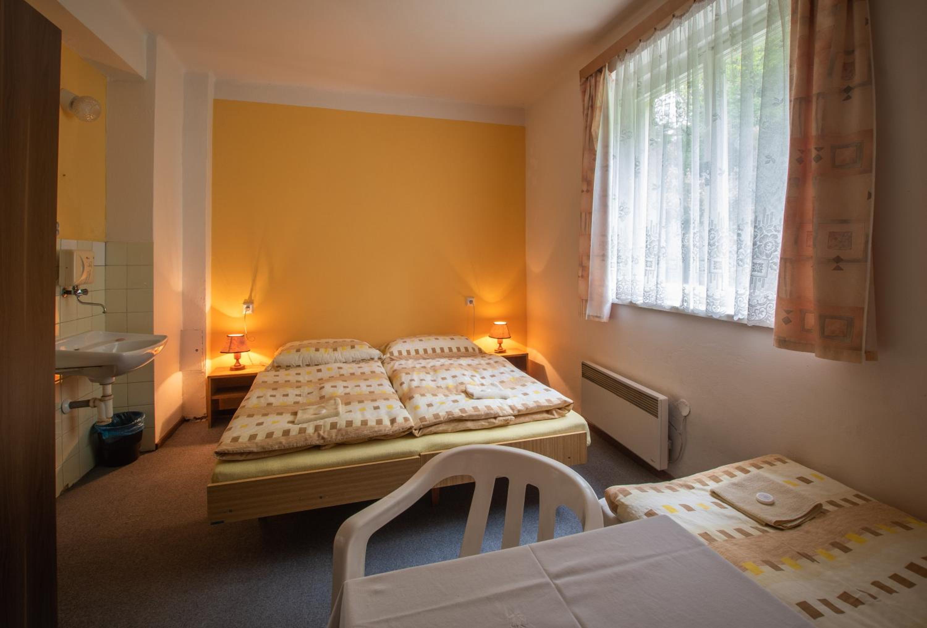 Economy Quadruple Room with Shared Bathroom photo 1
