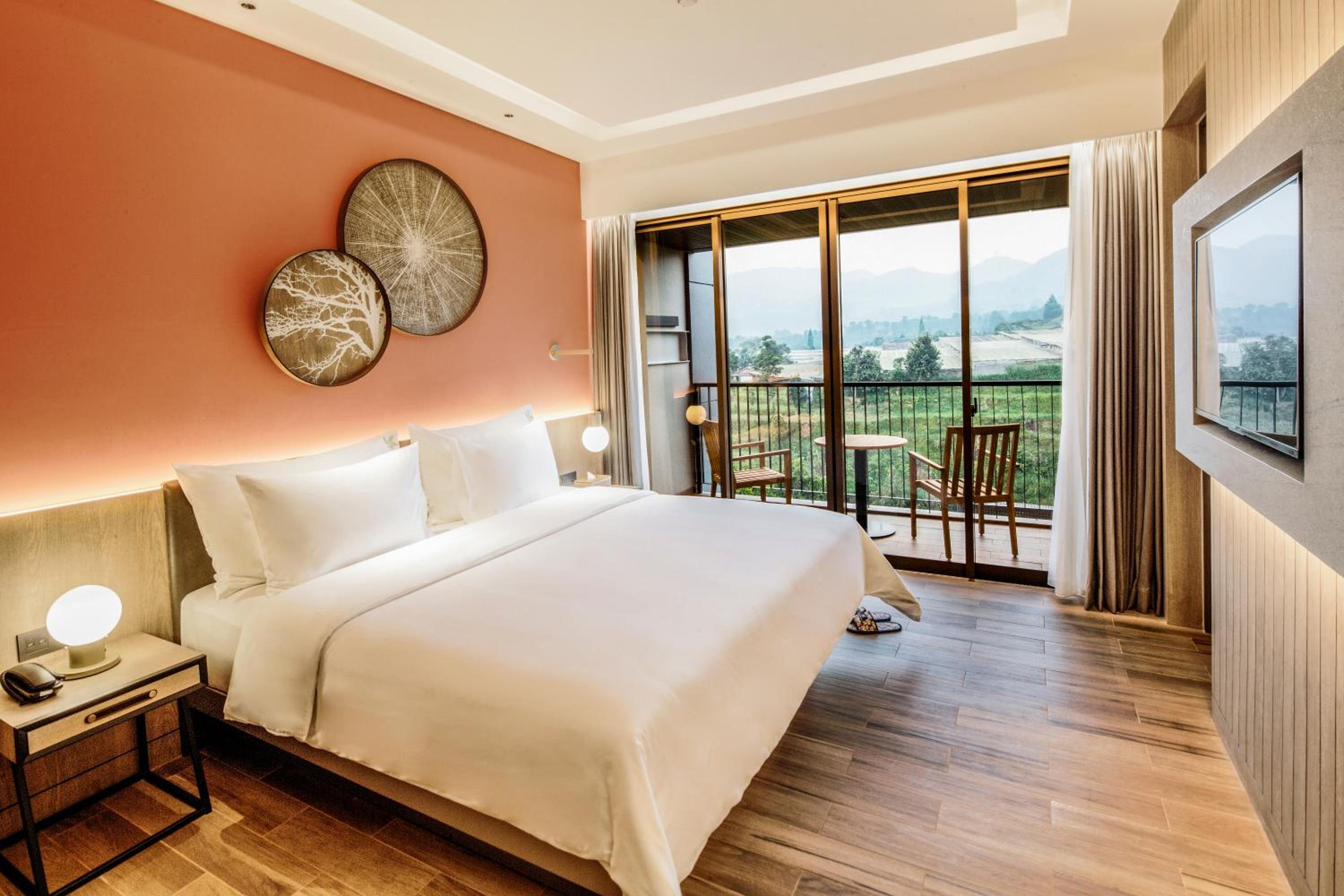 The Valley Suite - Photo 6