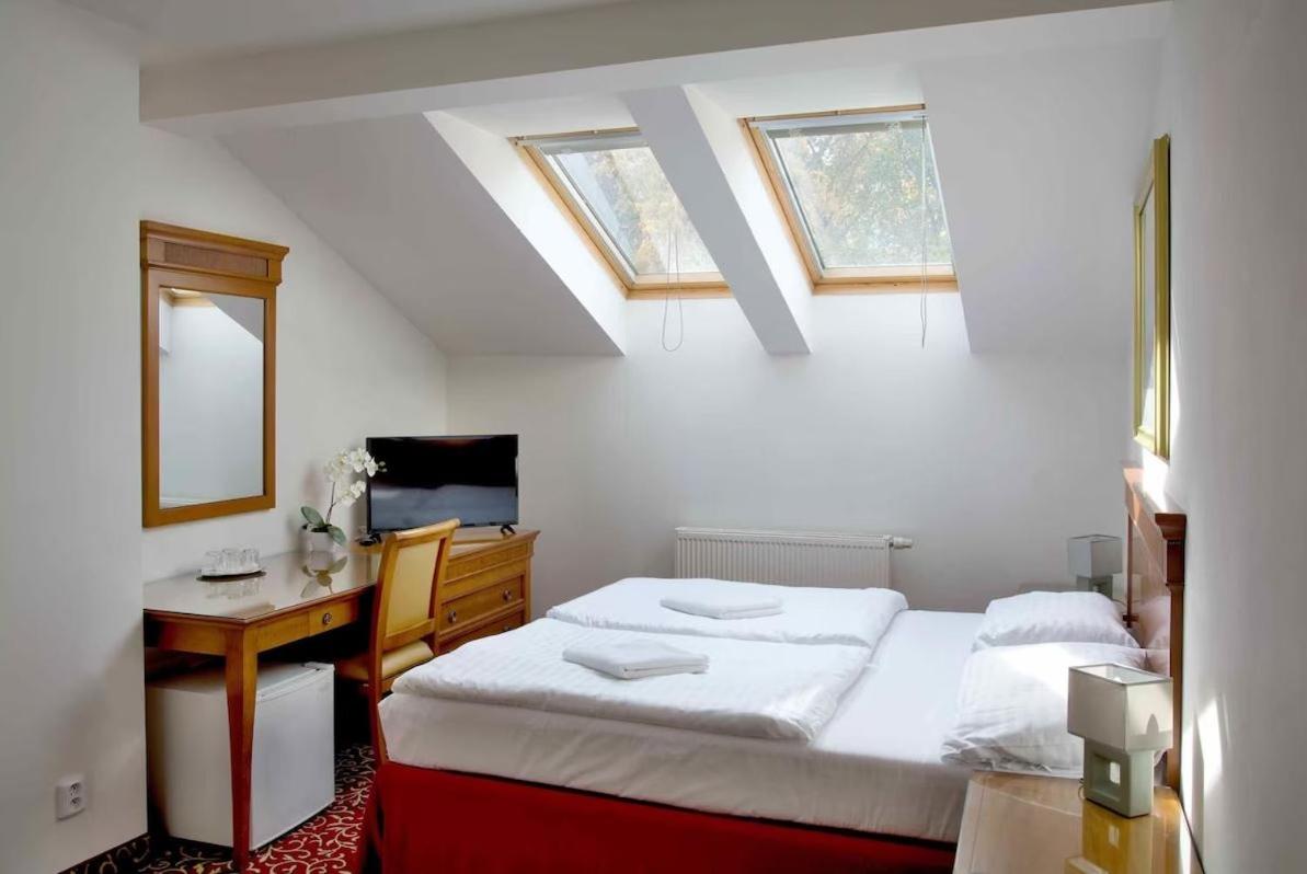 Attic Suite with Promenade View photo 3