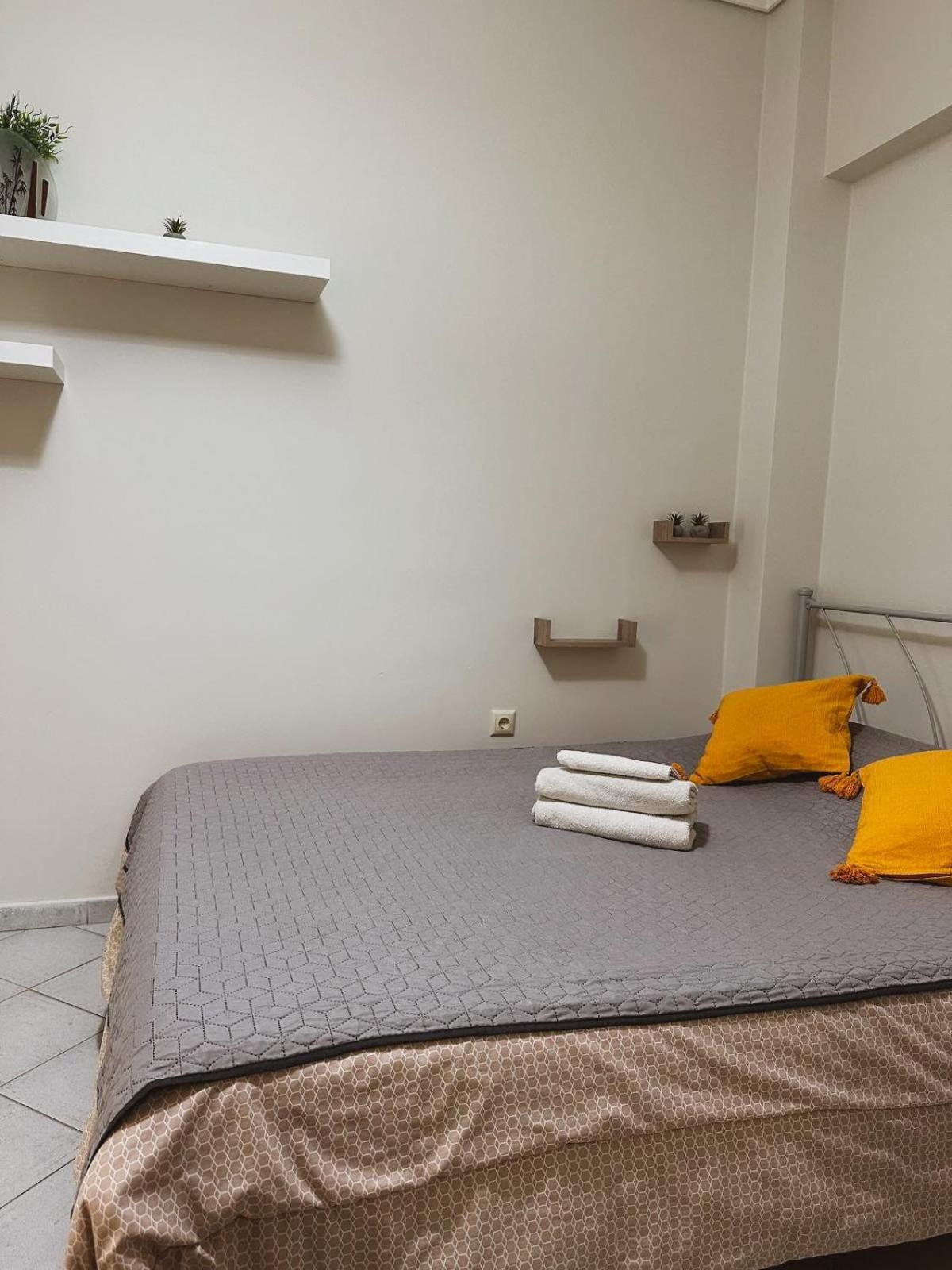 Apartment with Balcony - Photo 15