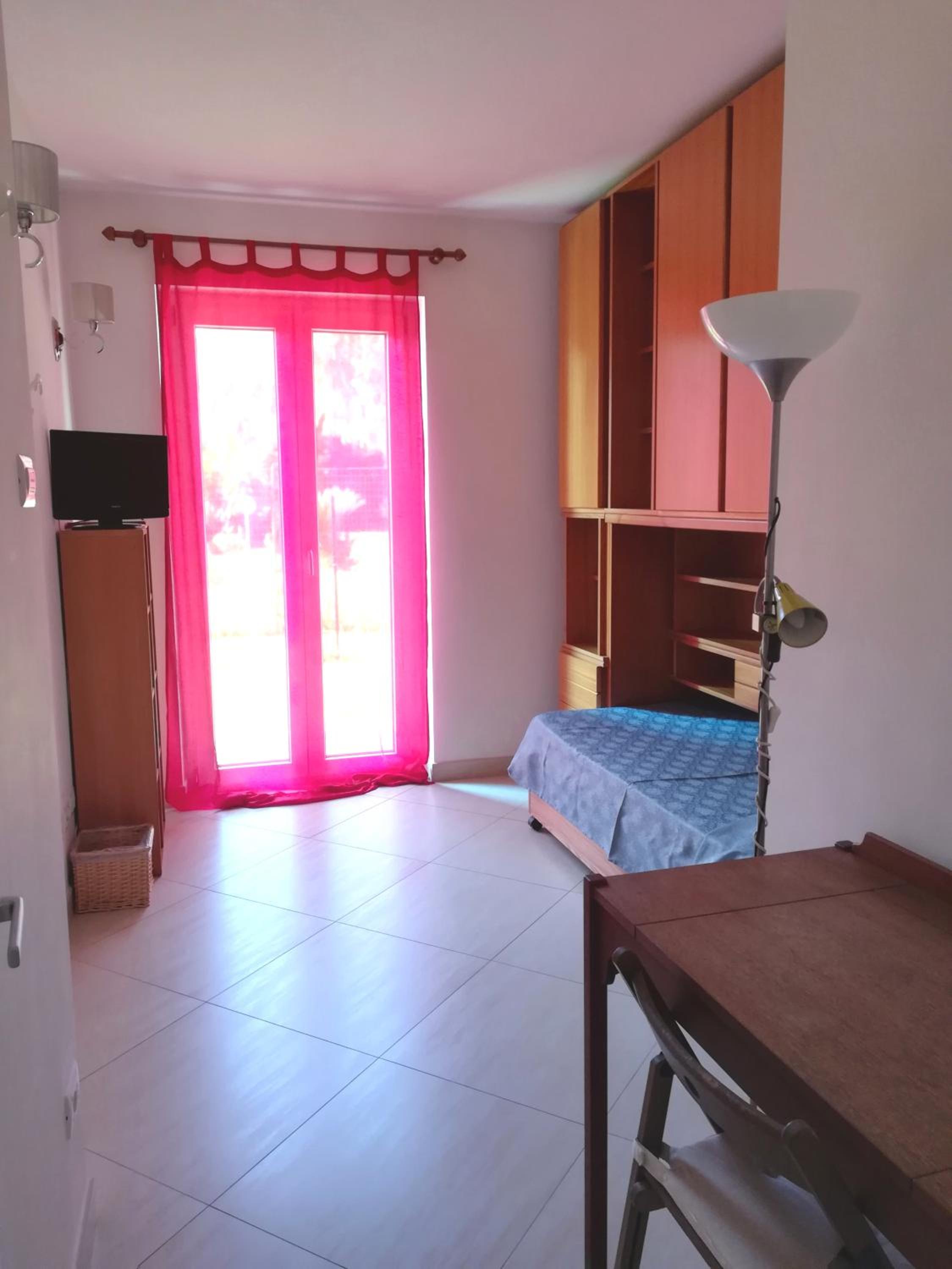 Single Room with Private Bathroom photo 1