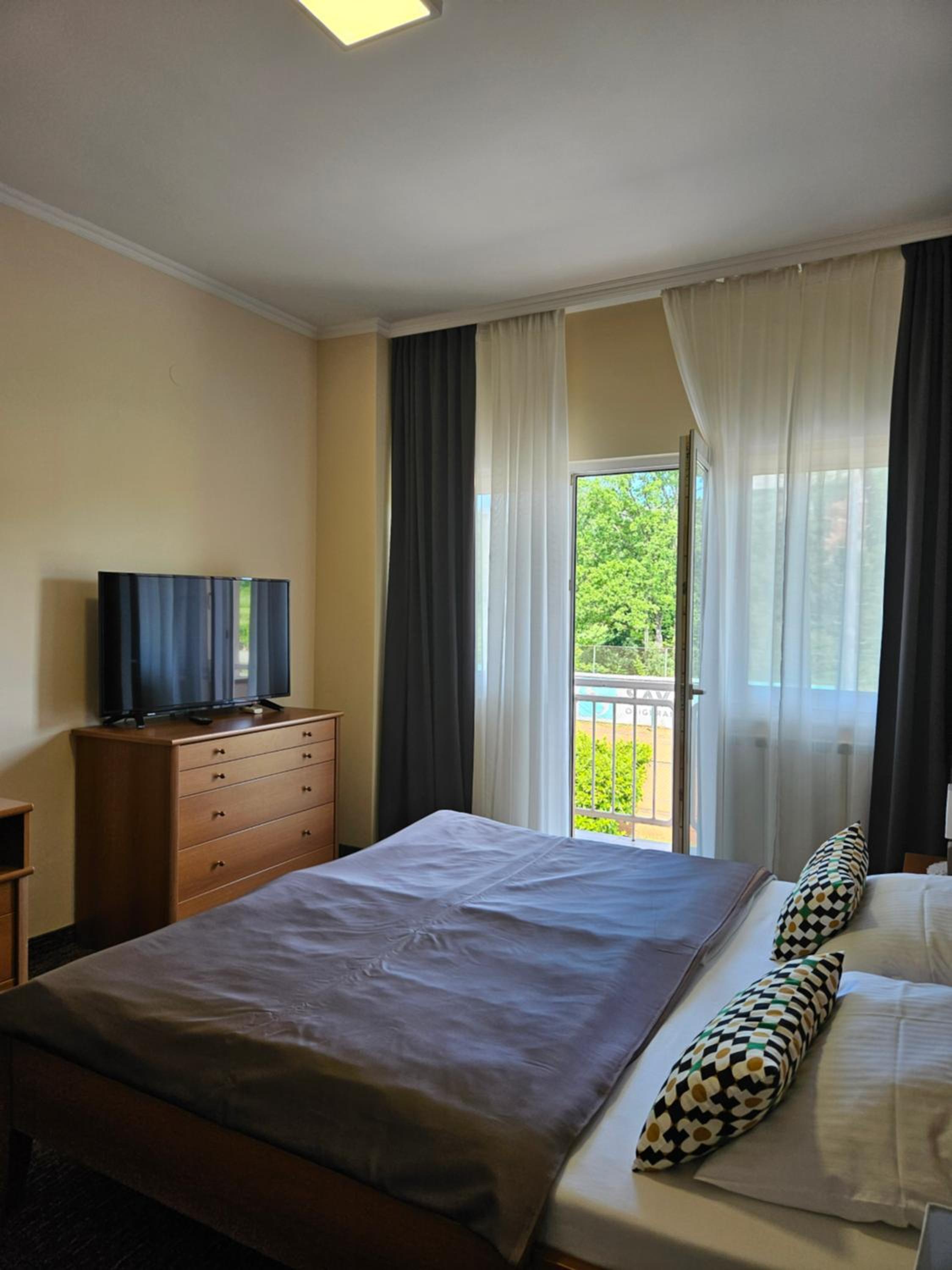 Double Room - Photo 2