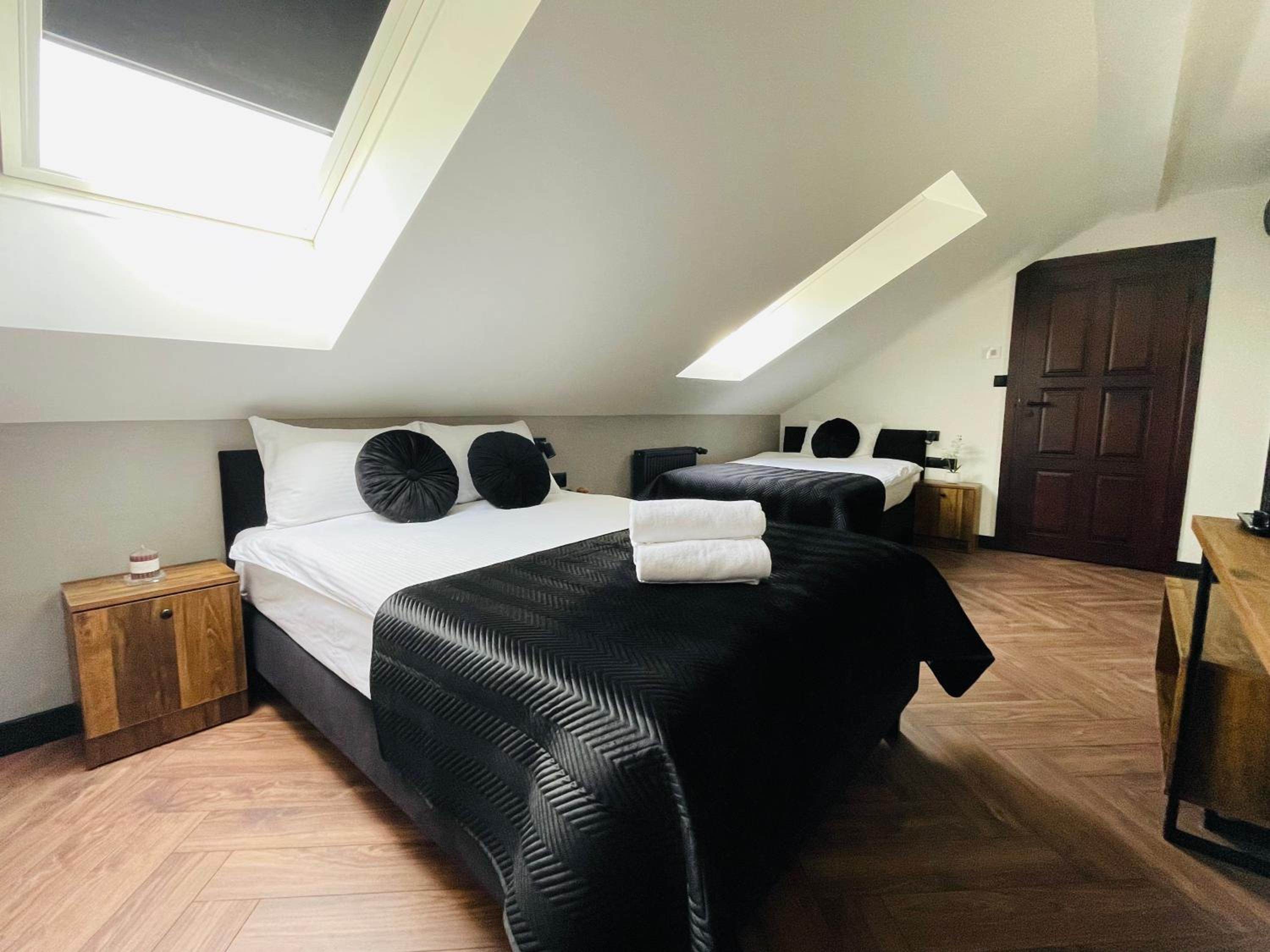 Deluxe Triple Room - Photo 5