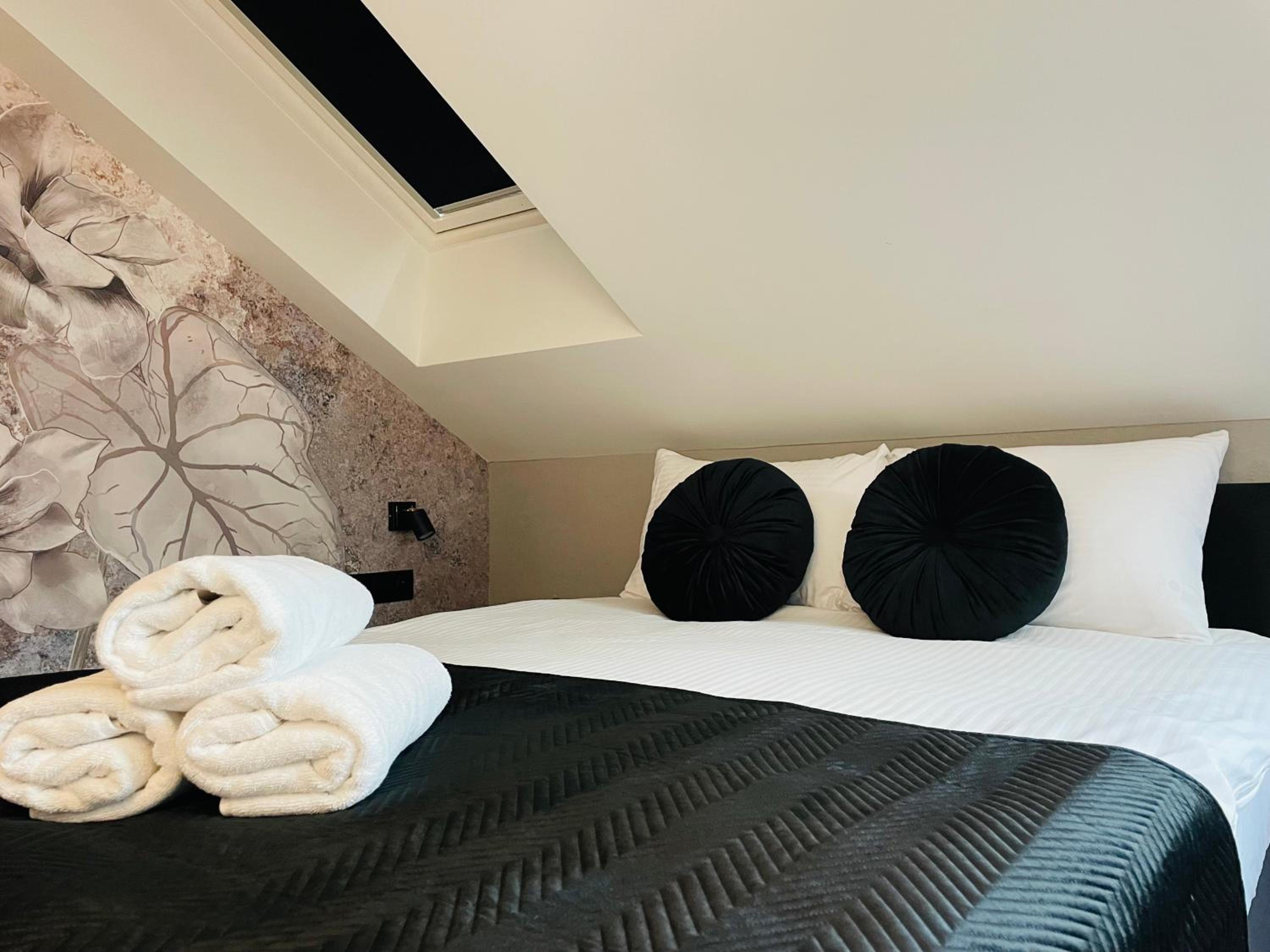 Deluxe Triple Room - Photo 9
