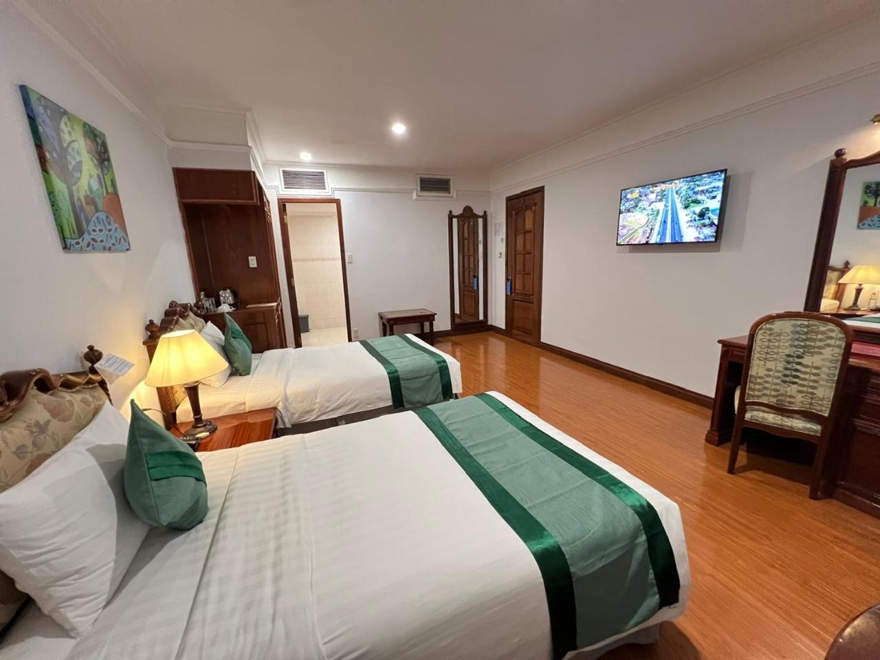 Superior Twin Room No Window