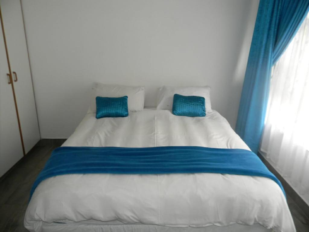 Deluxe Family Suite - Photo 24