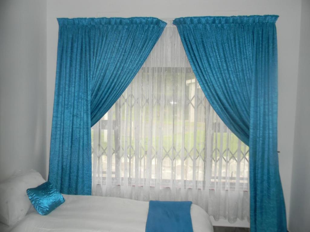 Deluxe Family Suite - Photo 26