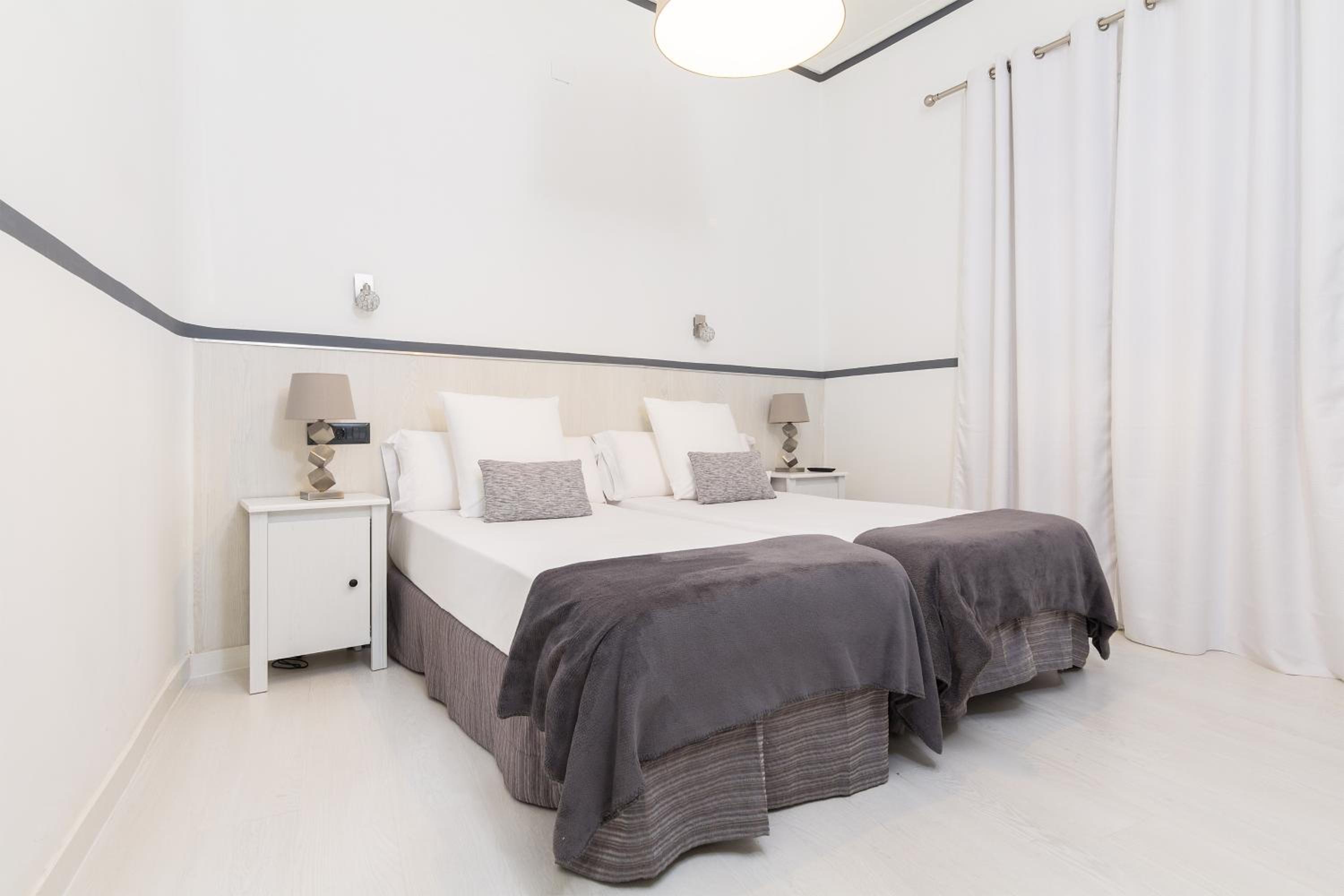 Superior Double Room - Photo 3
