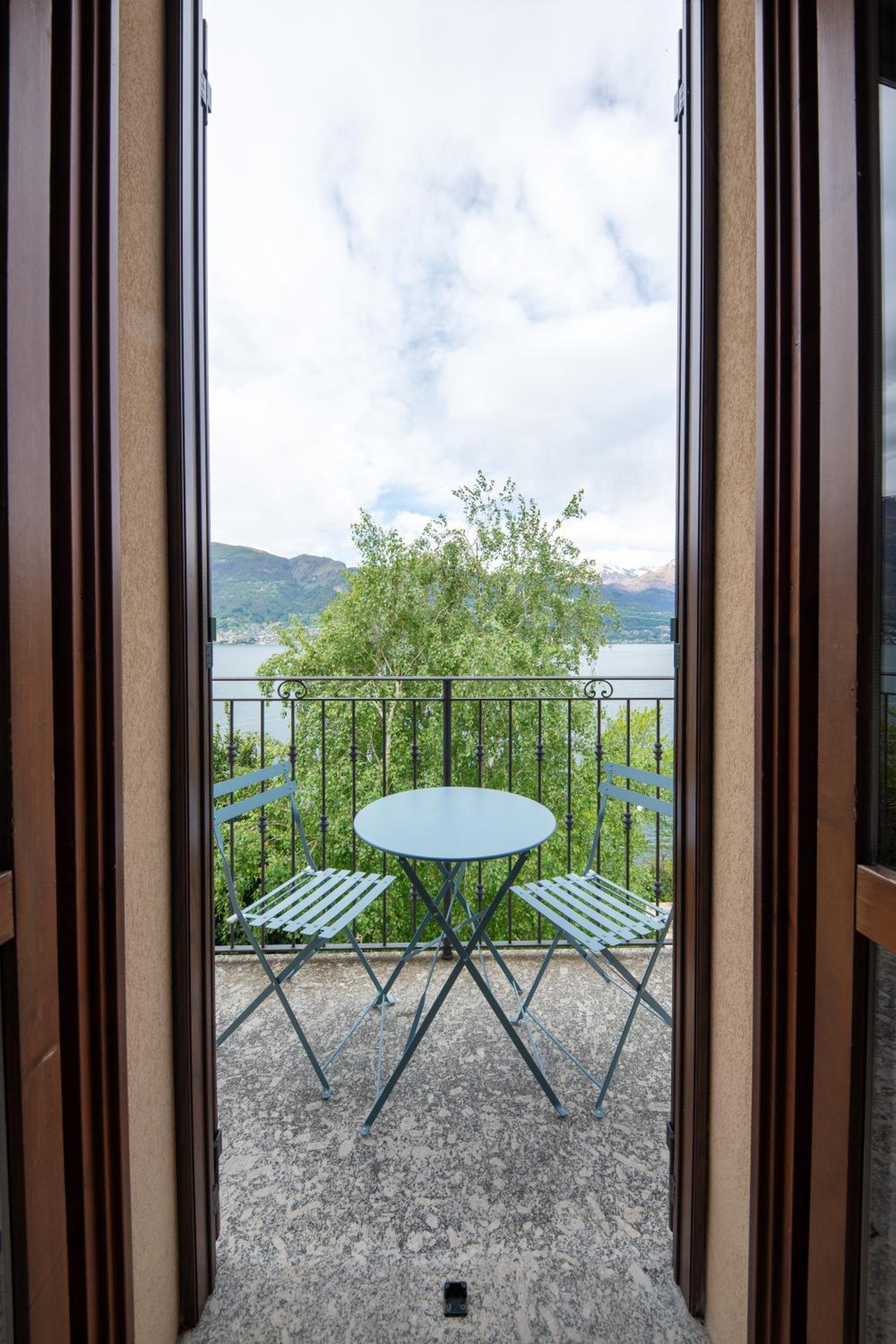 Apartment with Terrace photo 3