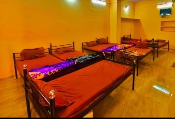 10-Bed Mixed Dormitory Room photo 2