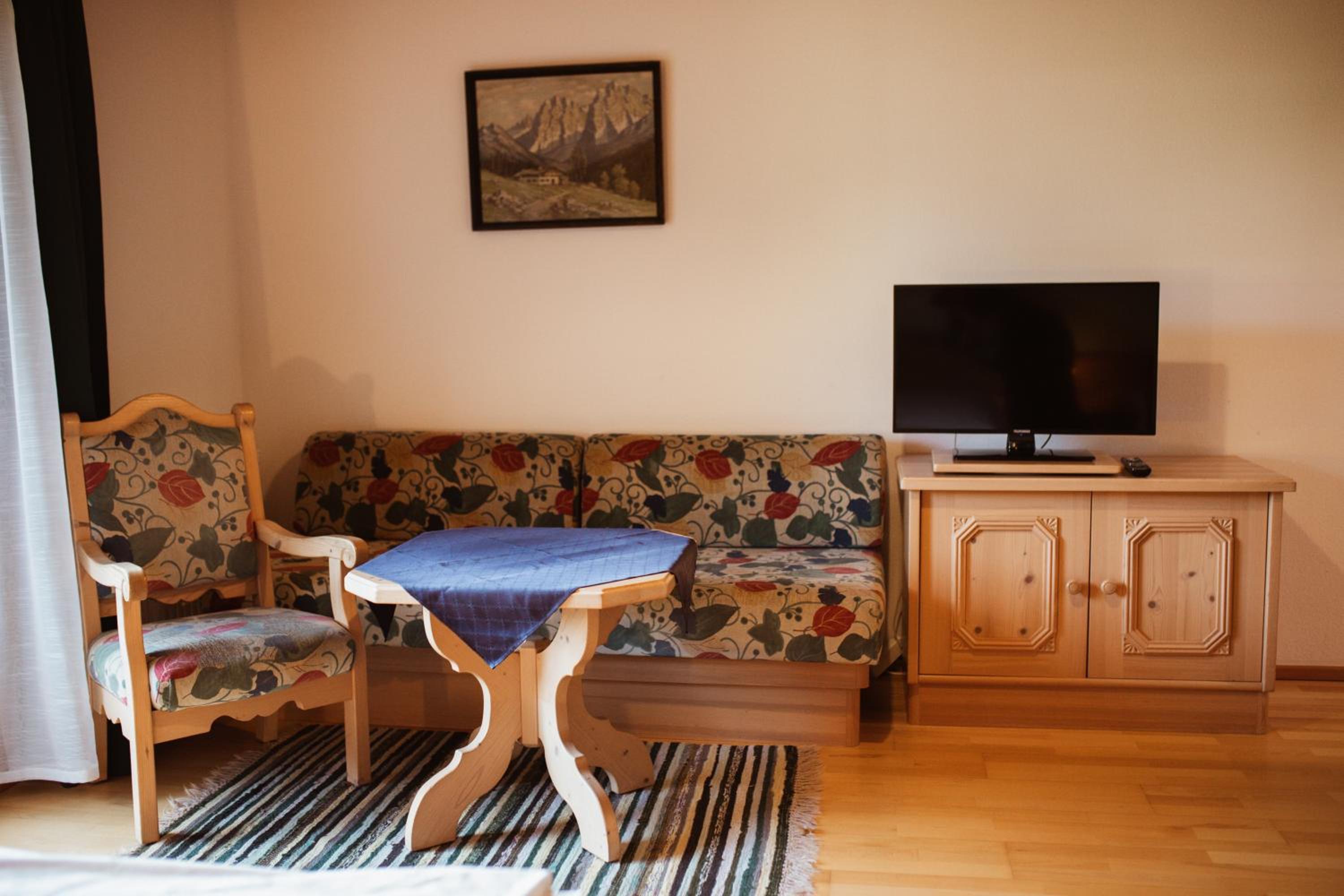 One-Bedroom Apartment 9 photo 2