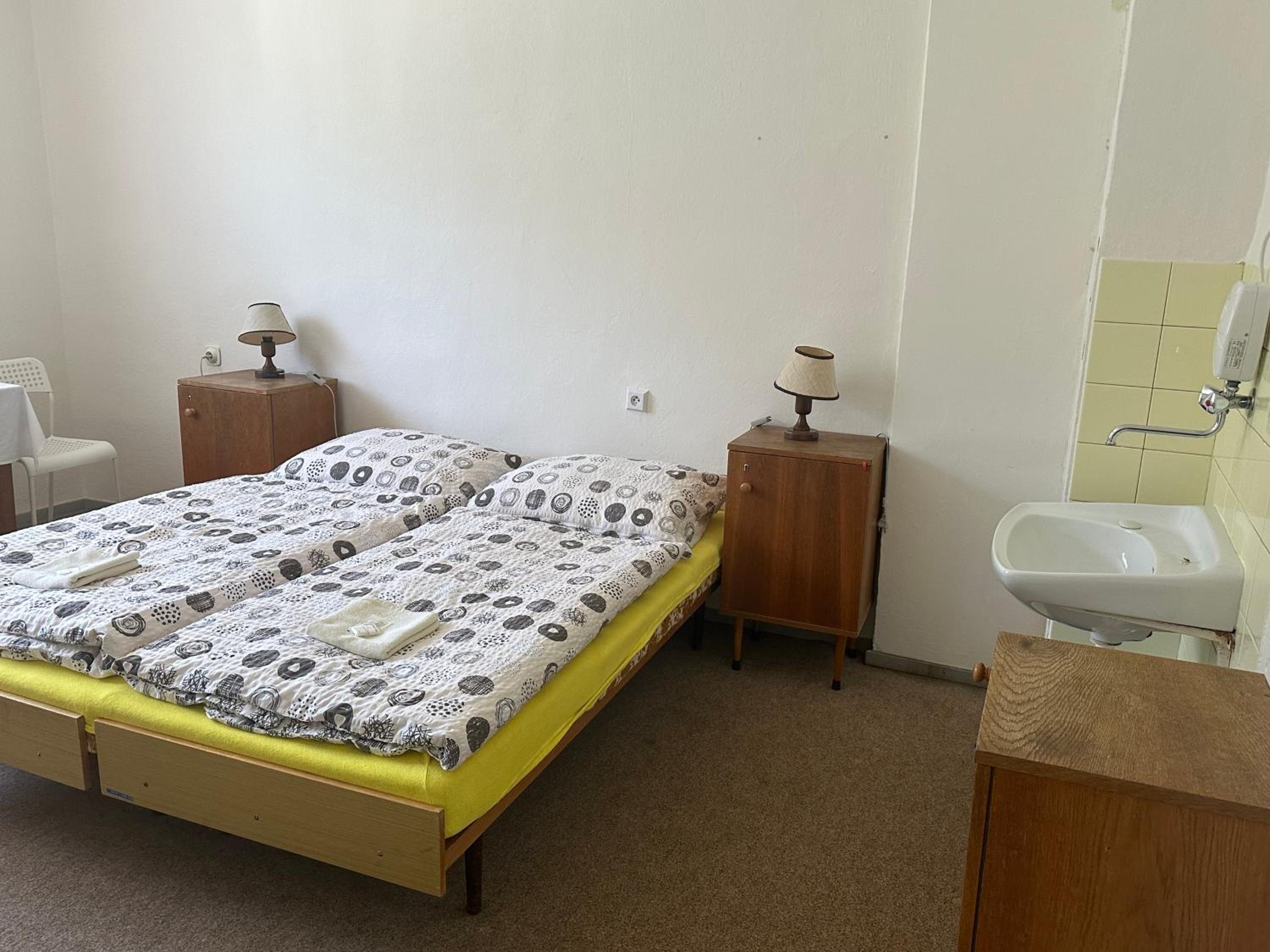 Economy Triple Room with Shared Bathroom photo 1
