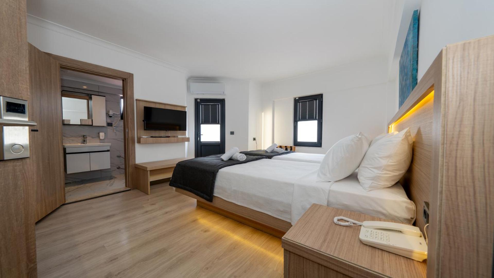 Standard Double Room - Photo 1