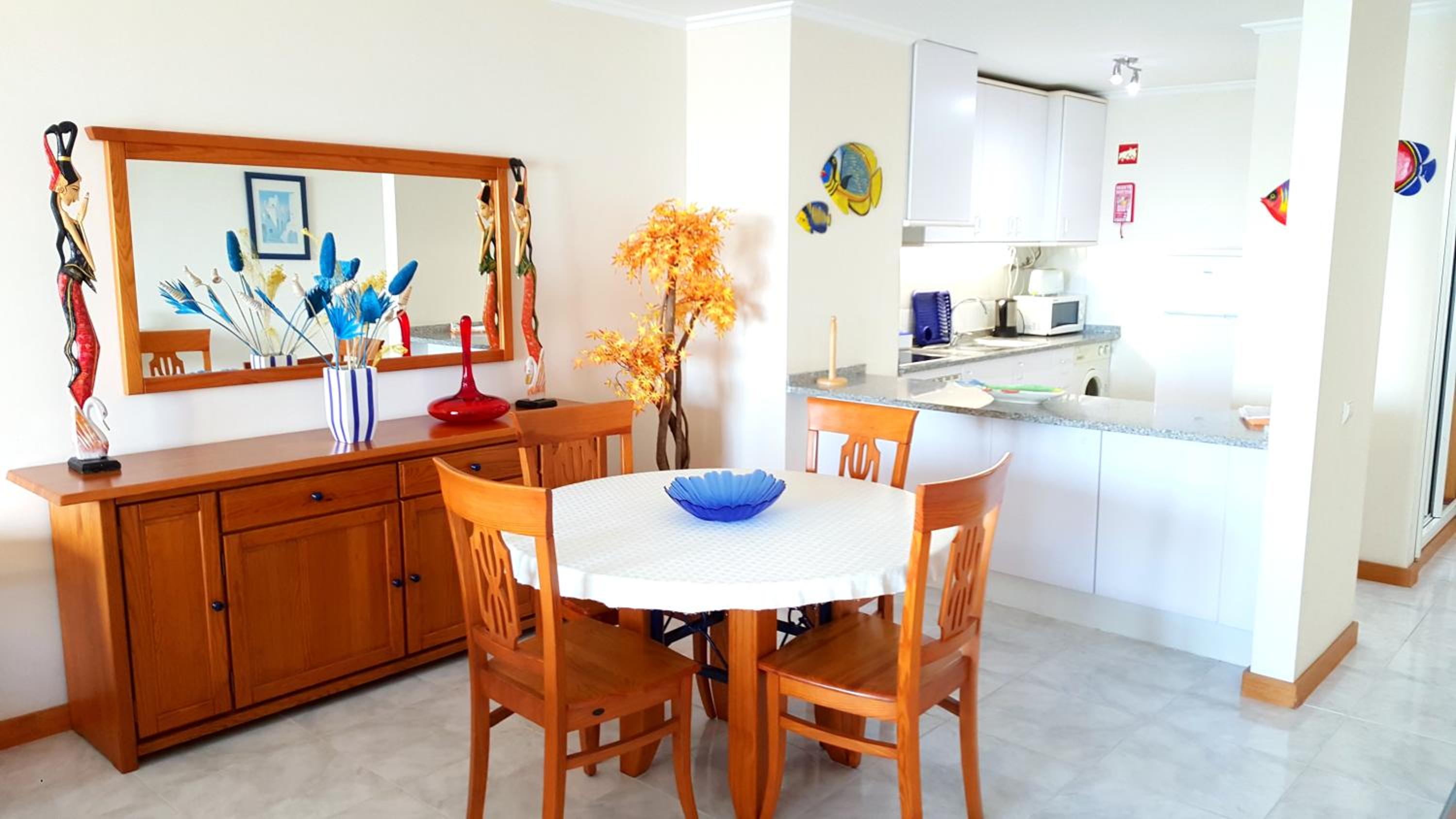 Superior Large One-Bedroom Apartment with Sea View - Photo 15