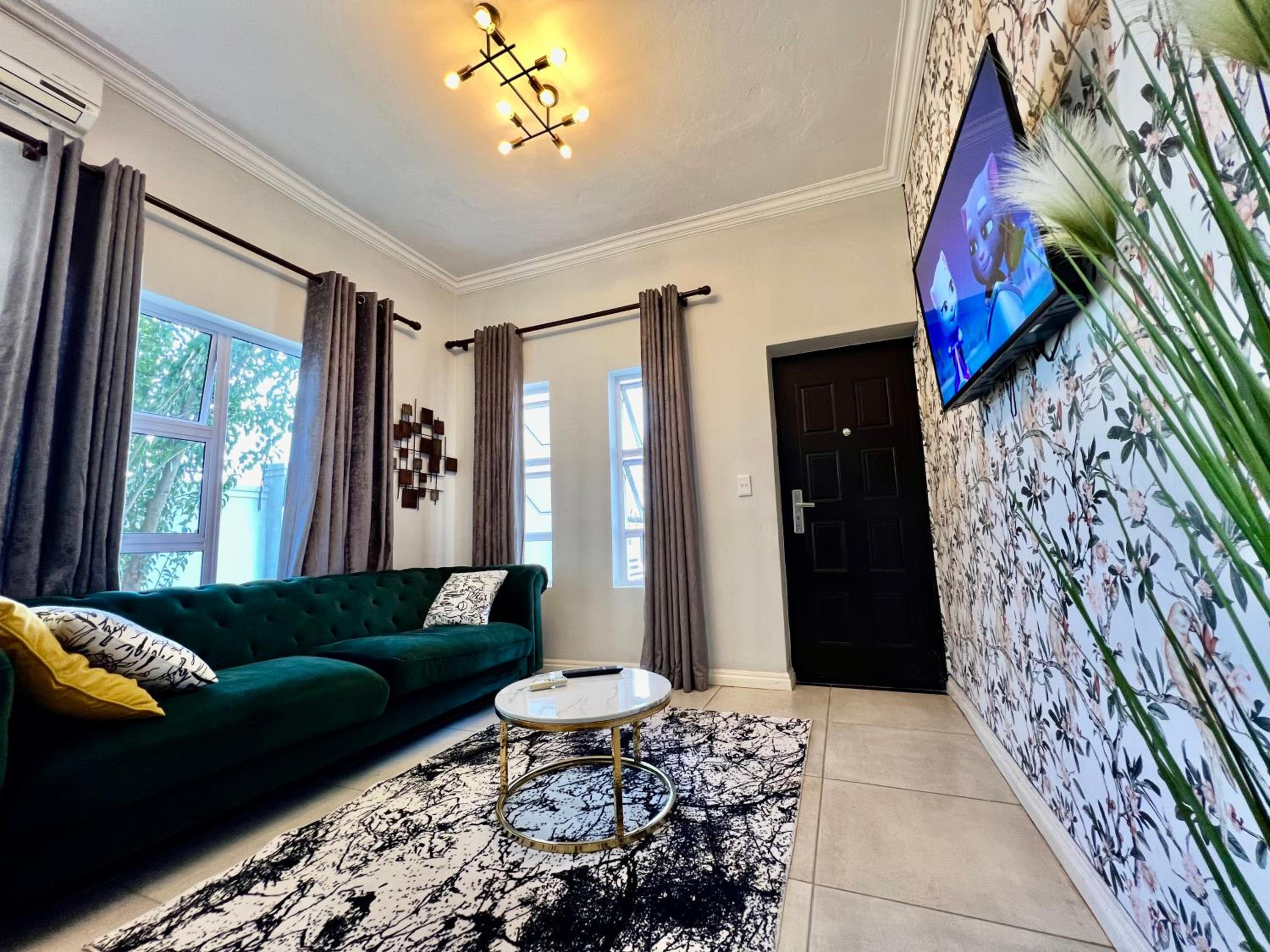 Deluxe Apartment