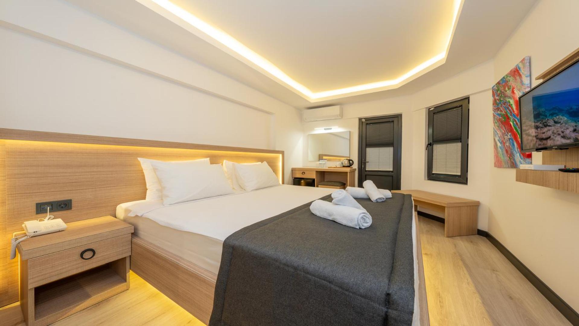 Large Double Room - Photo 2