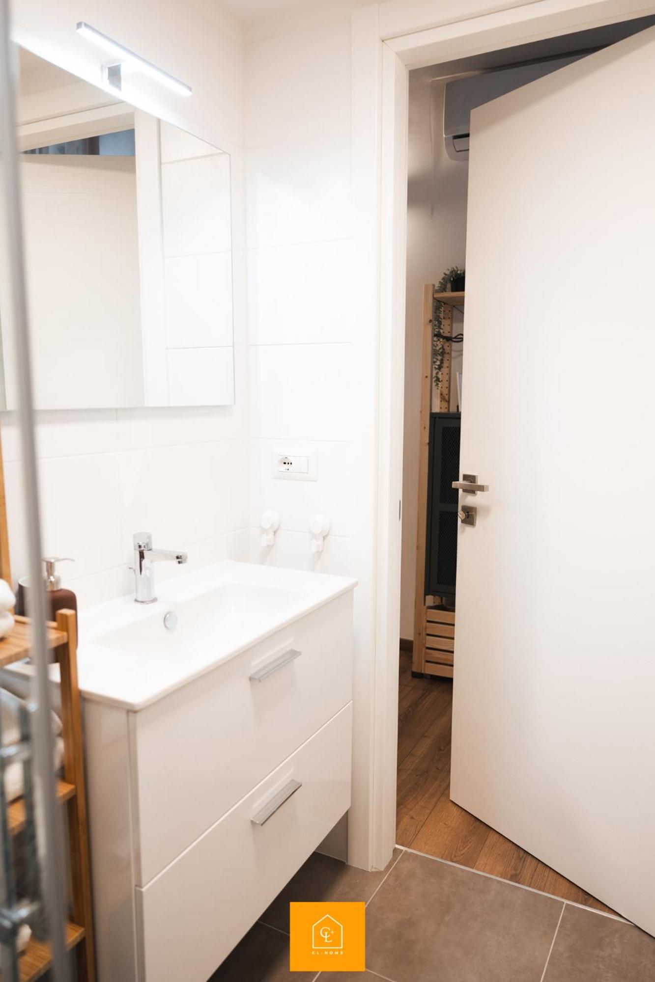 One-Bedroom Loft Apartment  photo 2