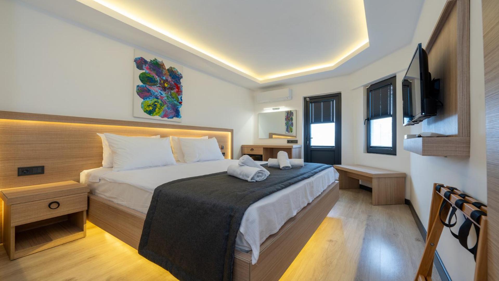Large Double Room - Photo 8