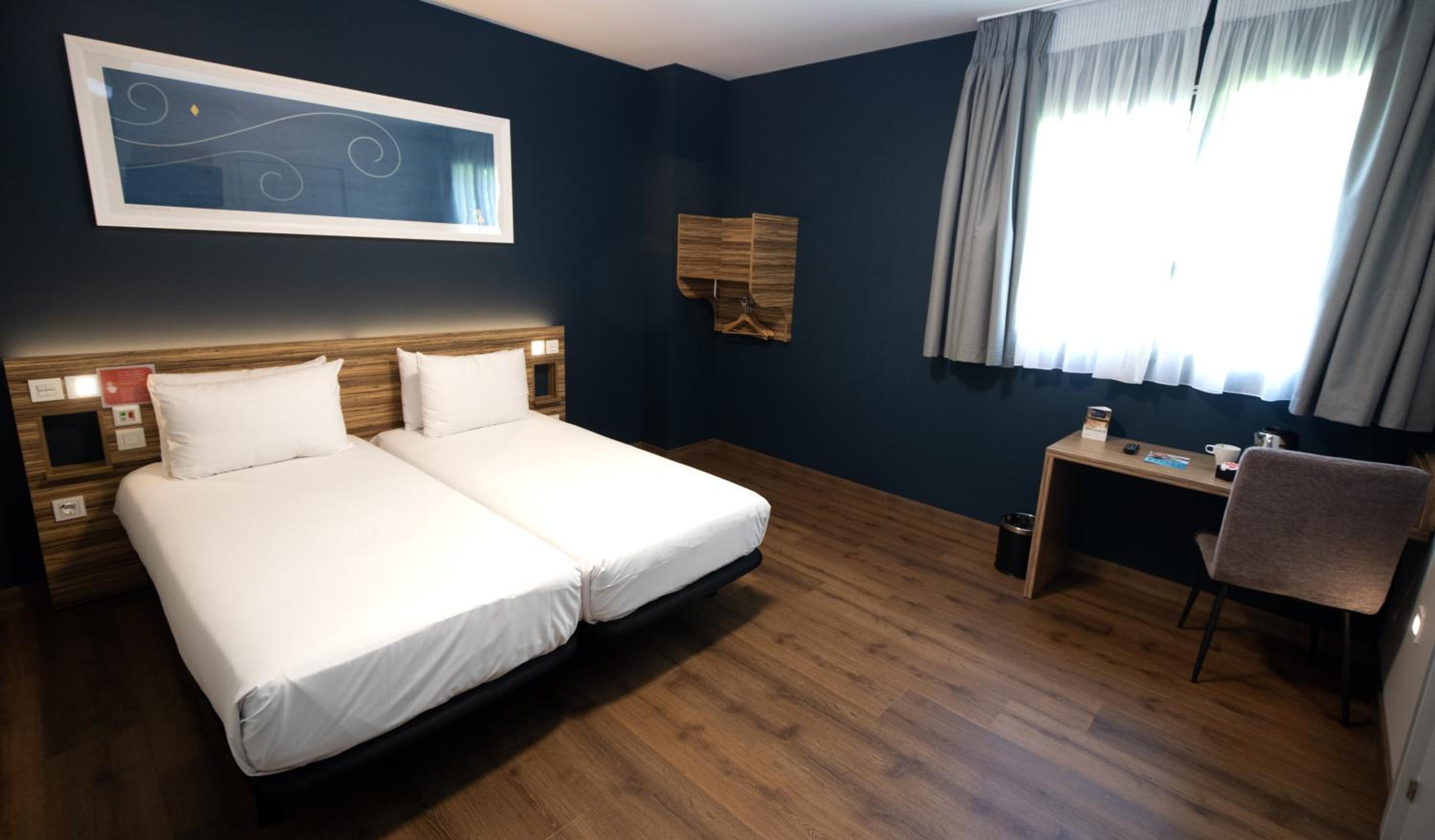 Double or Twin Room - Disability Access photo 2