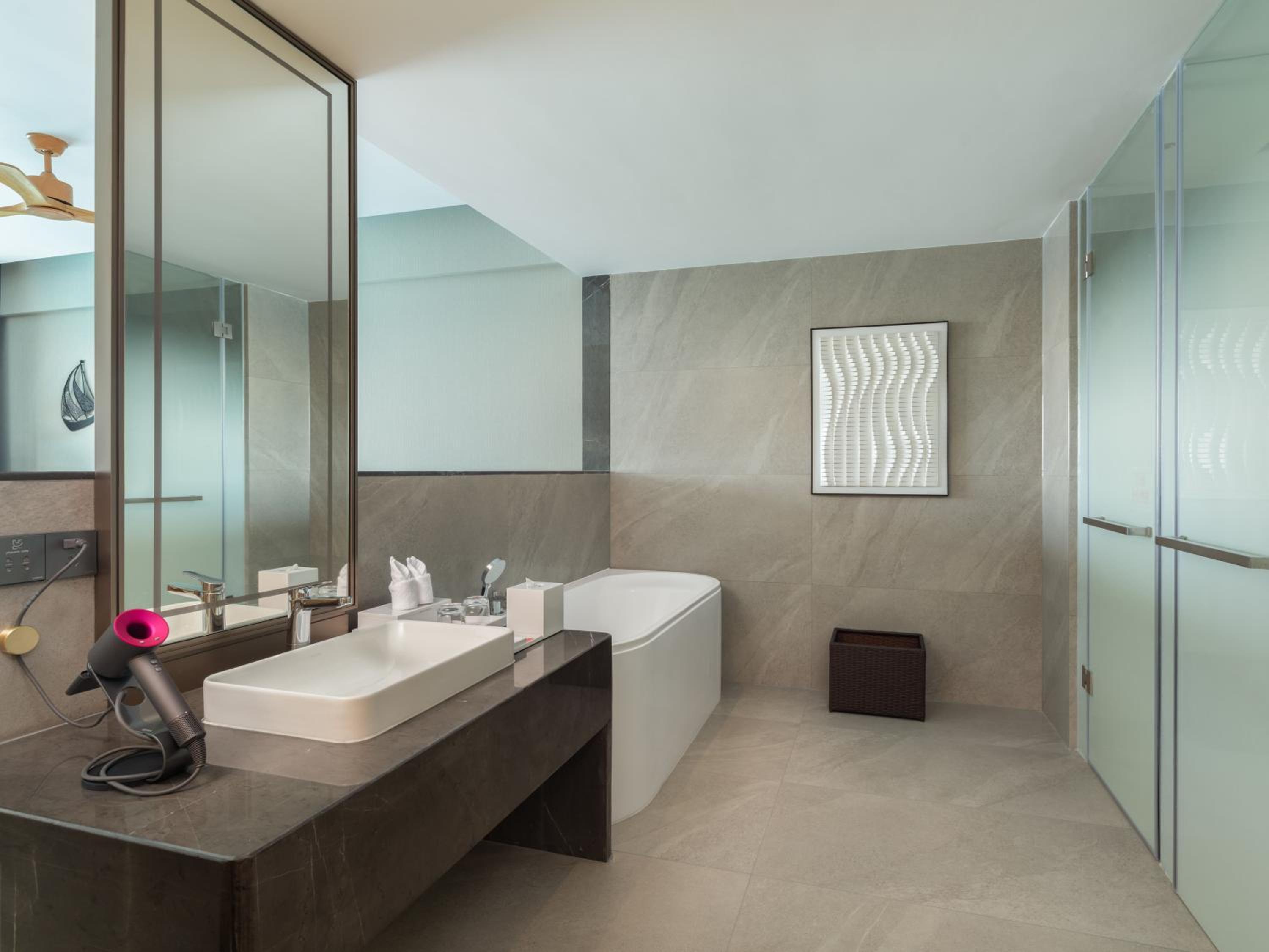 Queen Room with Pool View
