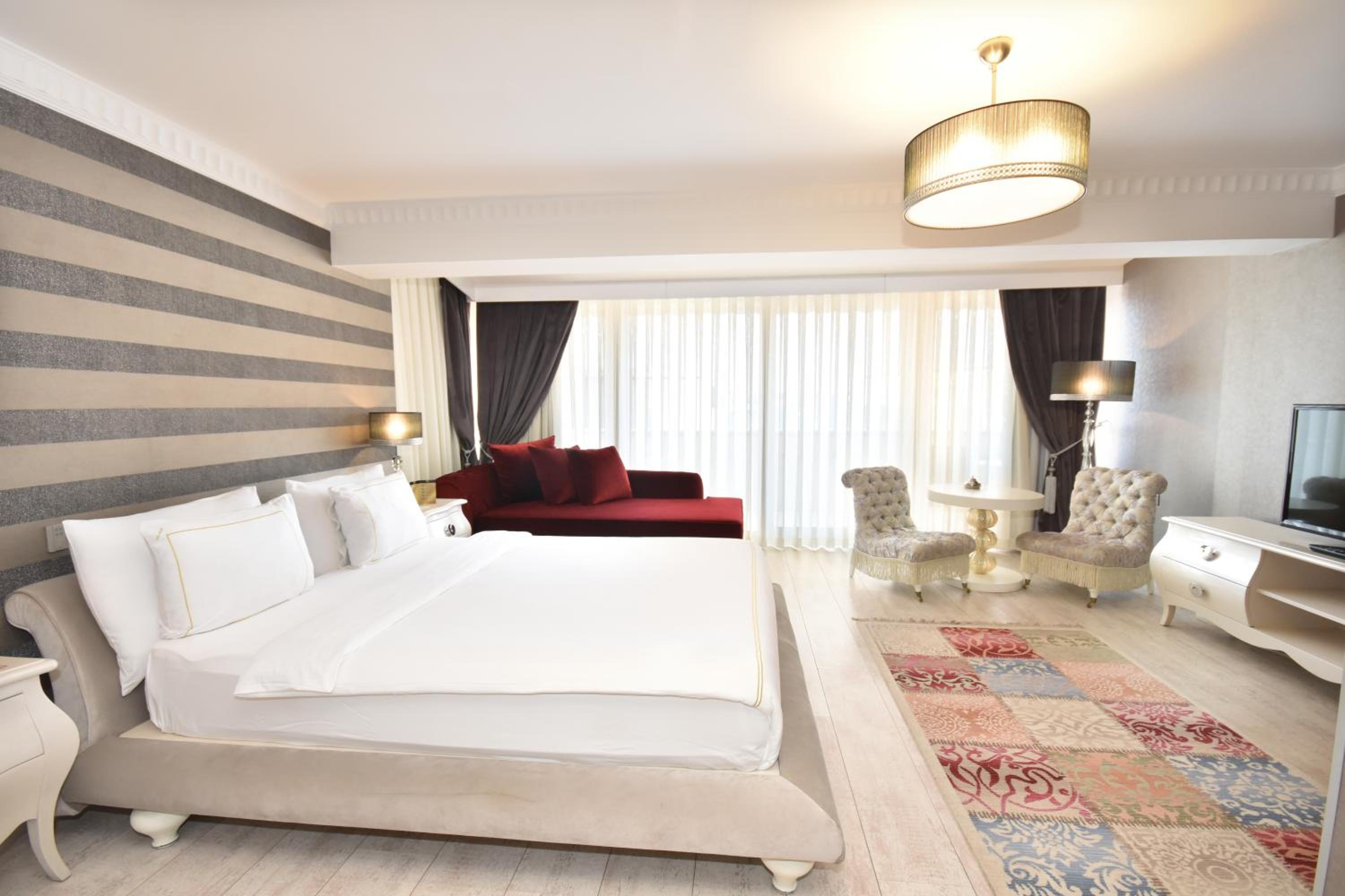Suite with Terrace and Partial Sea View photo 3