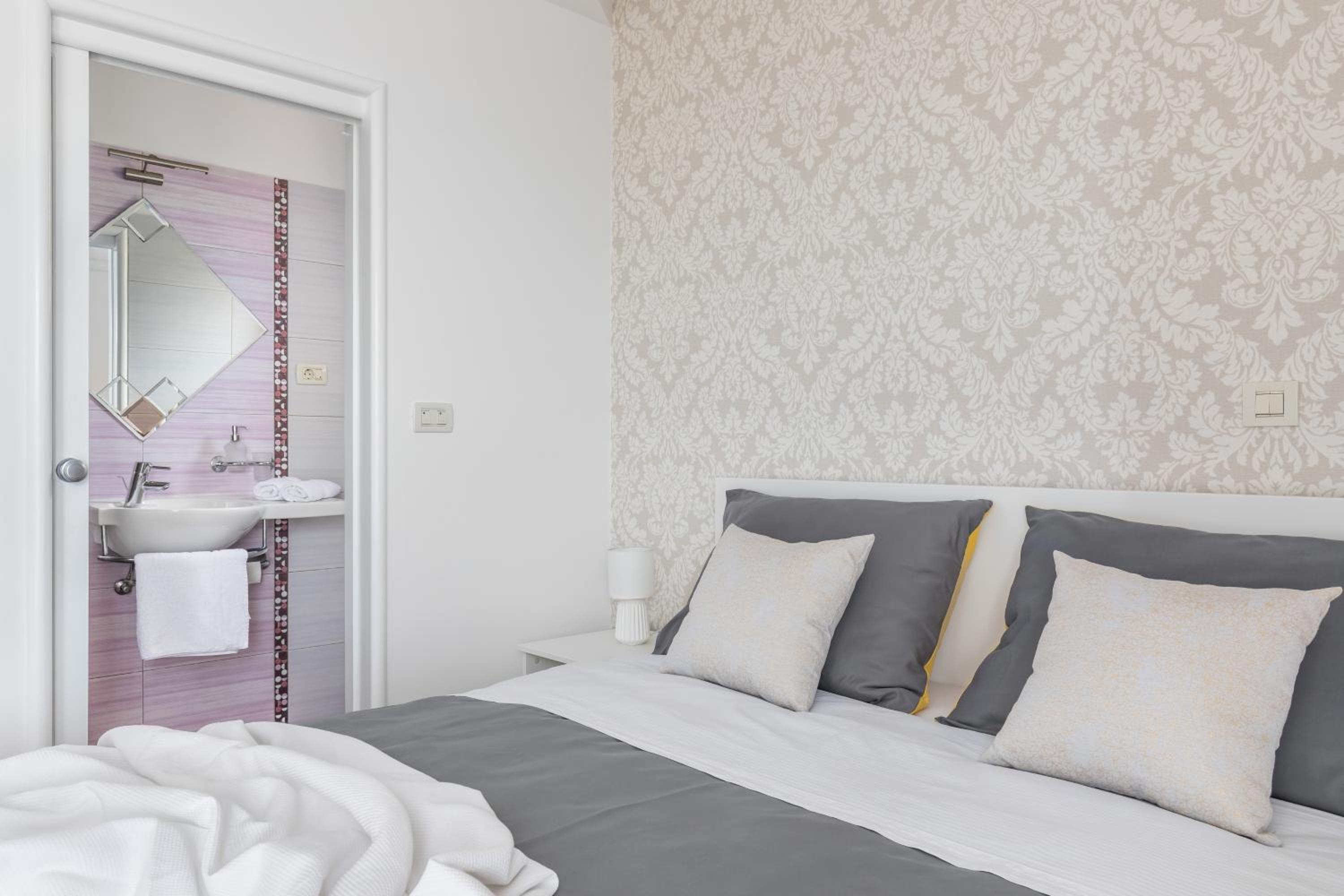 One-Bedroom Apartment with Sea View and Terrace photo 1