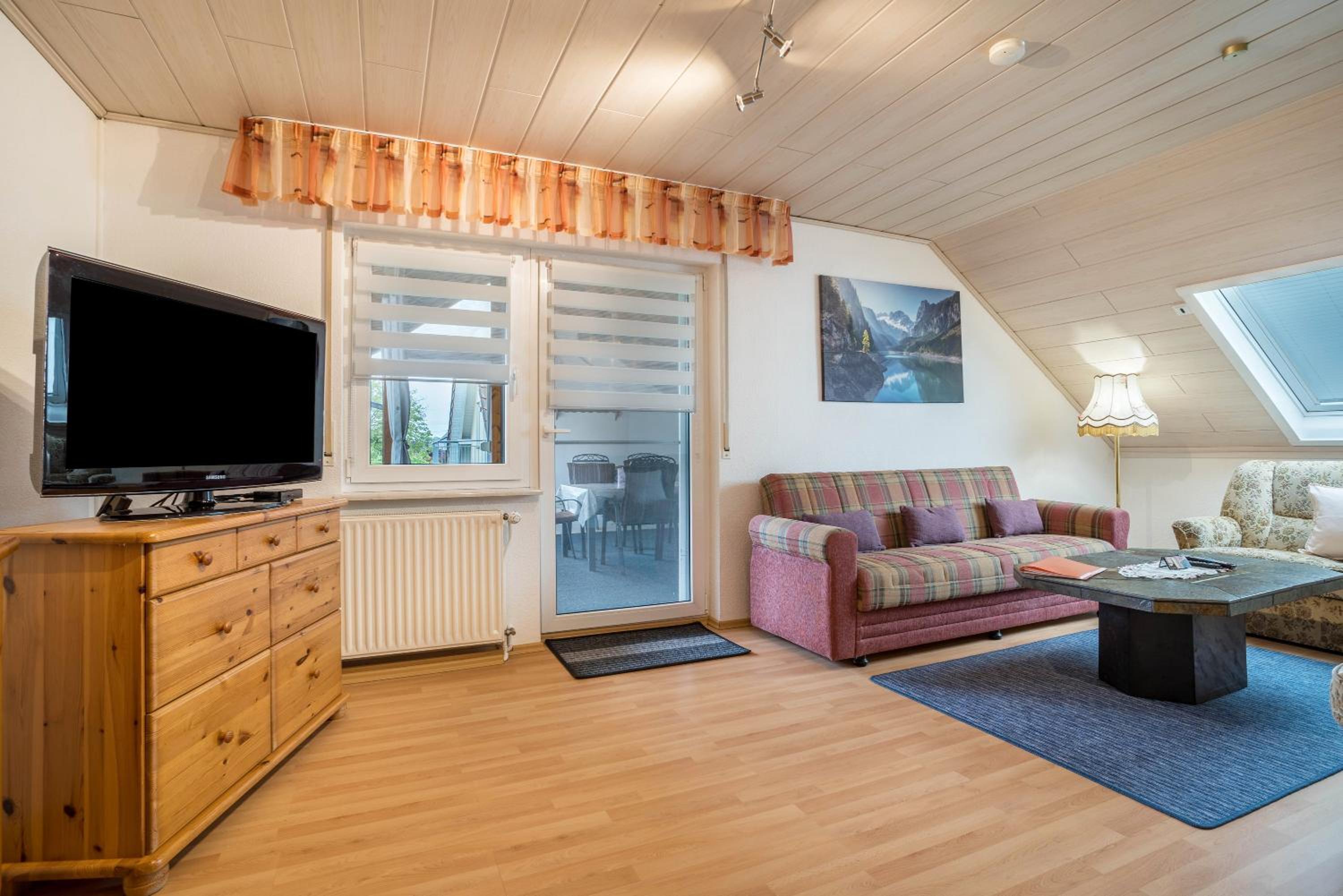 Two-Bedroom Deluxe Apartment with Garden View photo 1