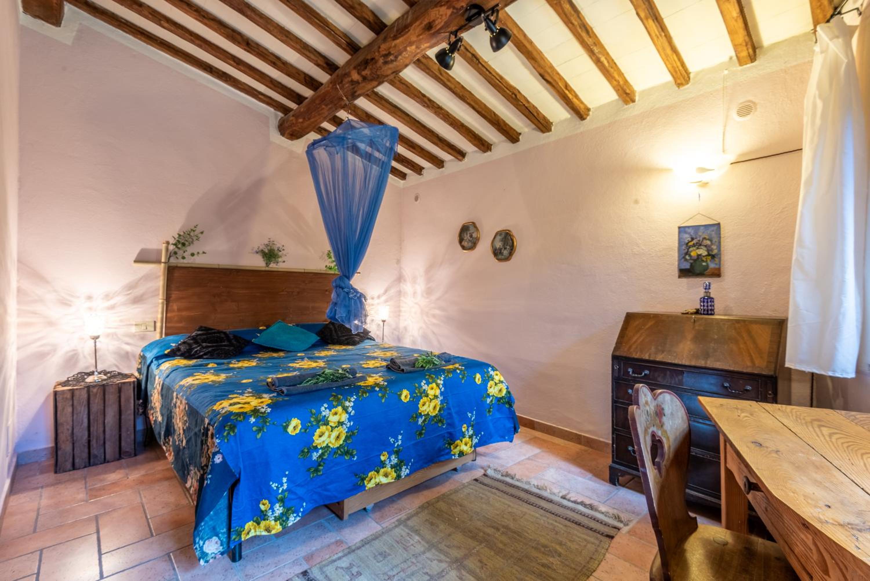 Two-Bedroom Deluxe Apartment with Garden View photo 2