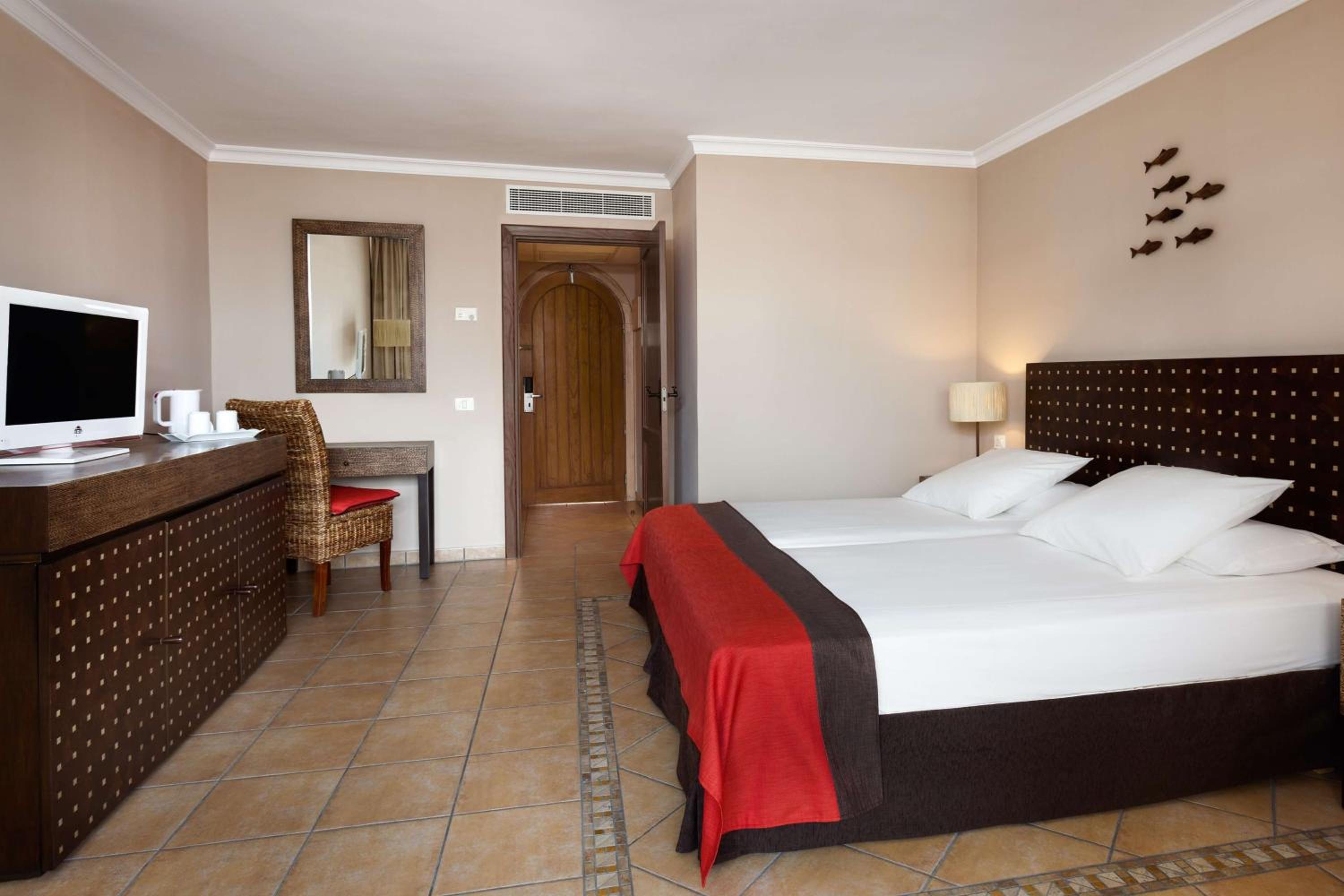 Superior Double or Twin Room - Photo 2