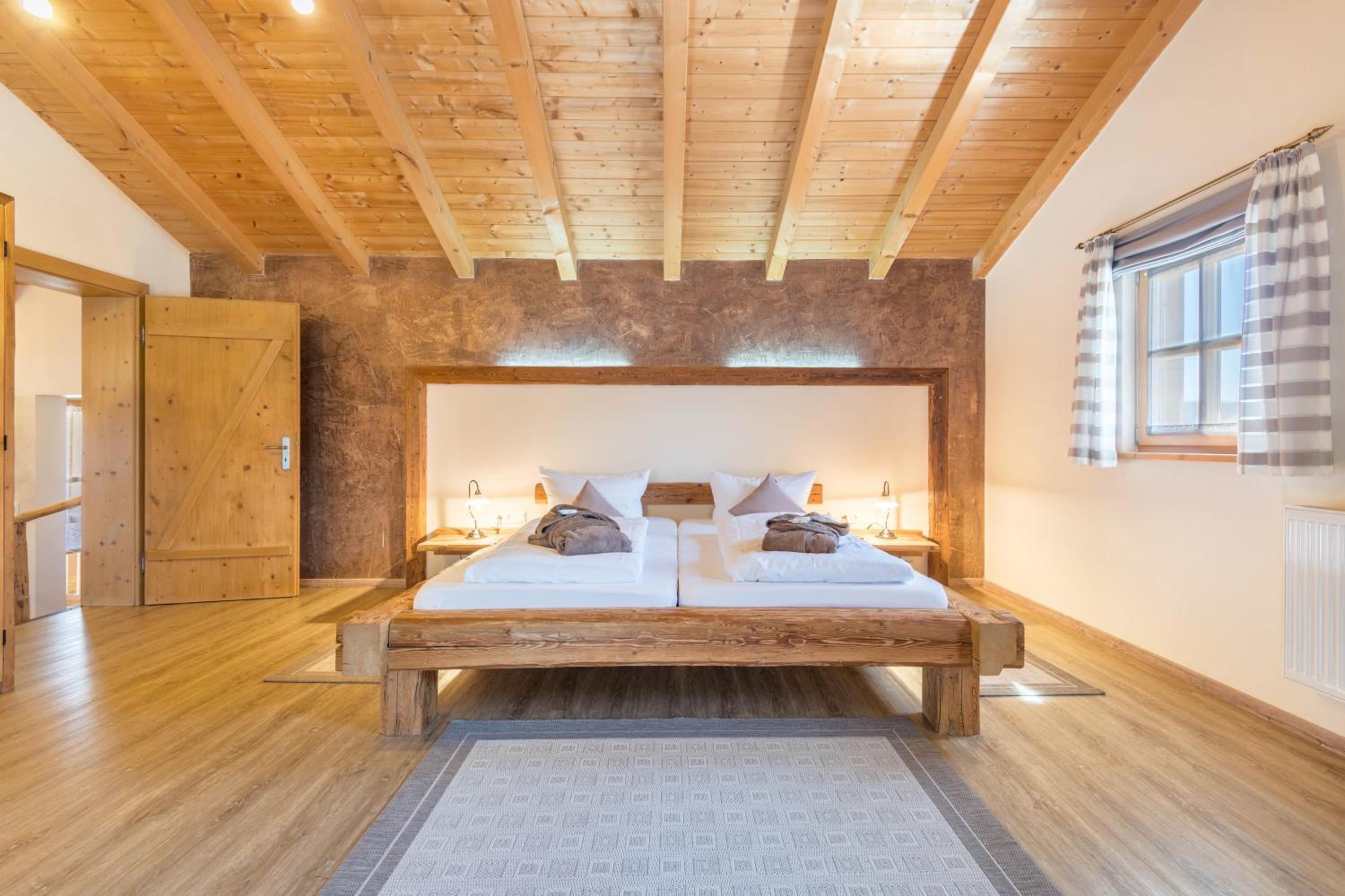 Two-Bedroom Deluxe Apartment with Garden View photo 2