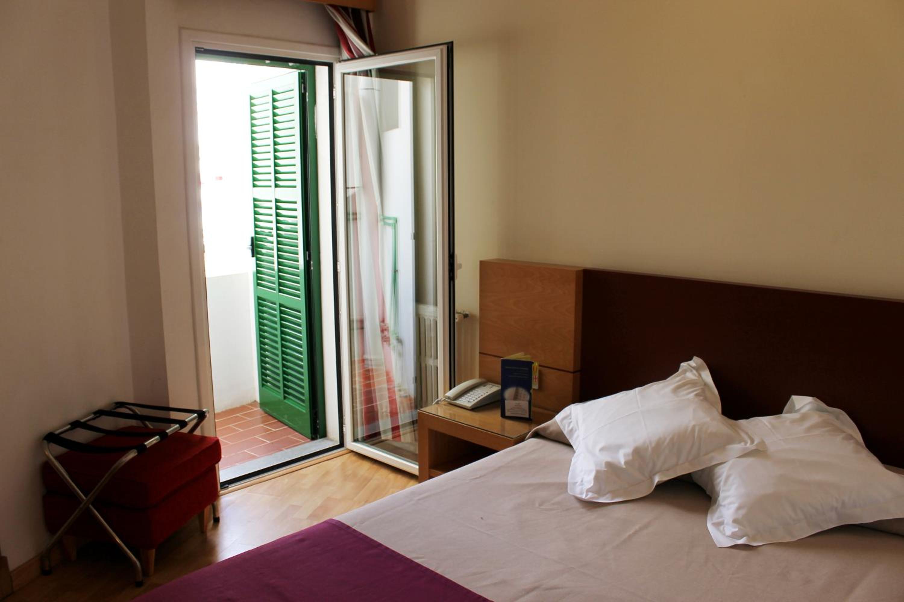Habitación Triple (2 Adultos + 1 Niño hasta 14 años)