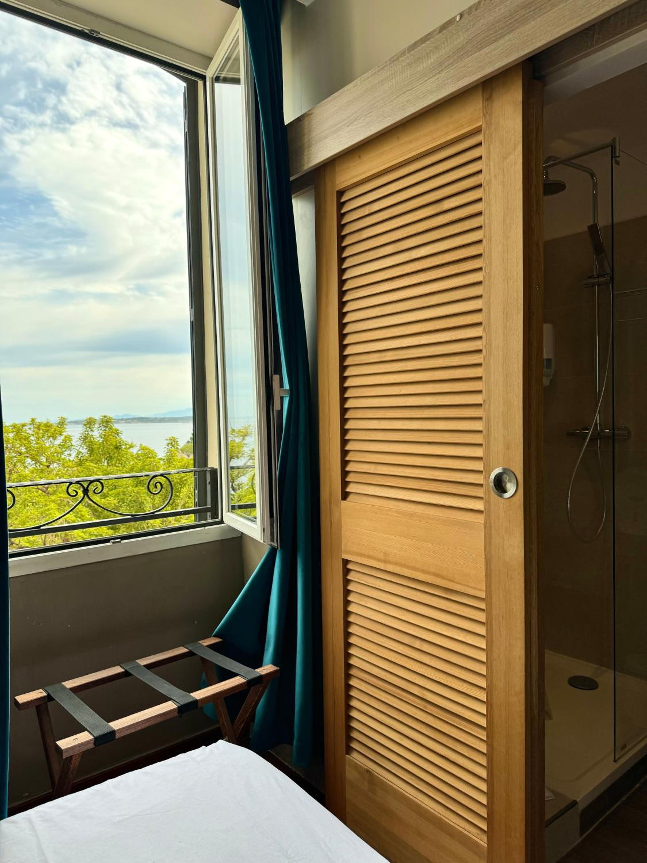 Twin Room with Sea View photo 3