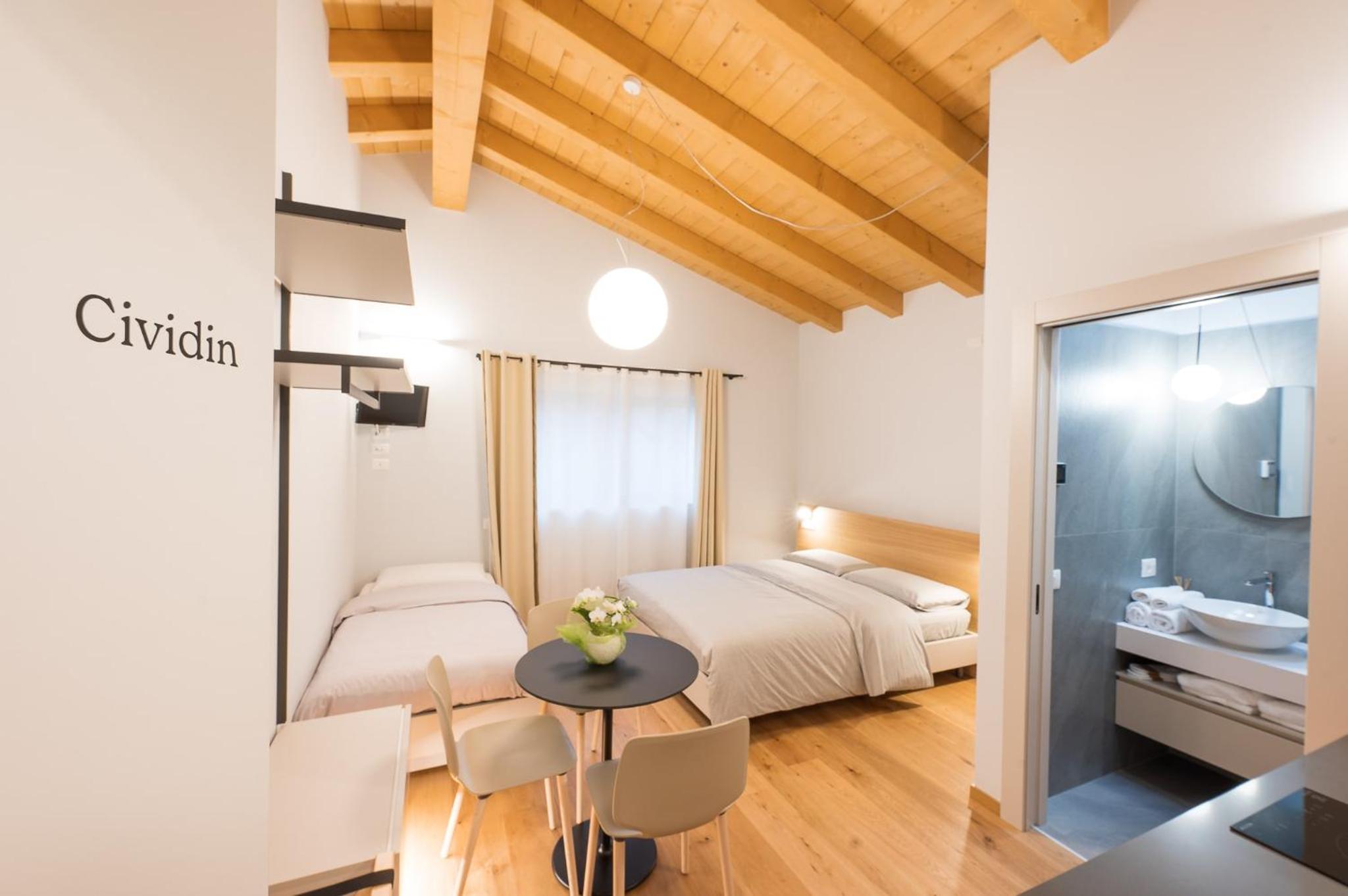 Triple Room with Private Bathroom