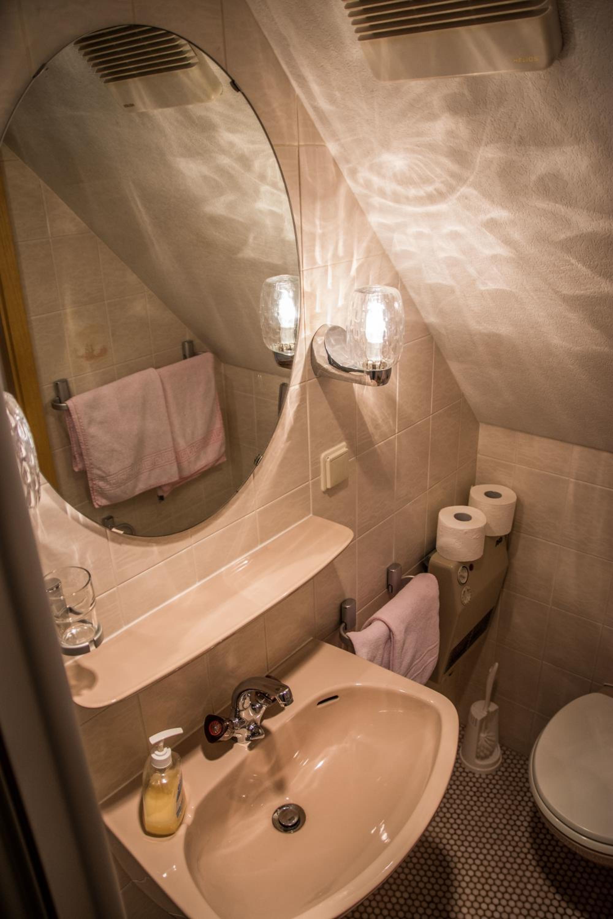 Single Room photo 2