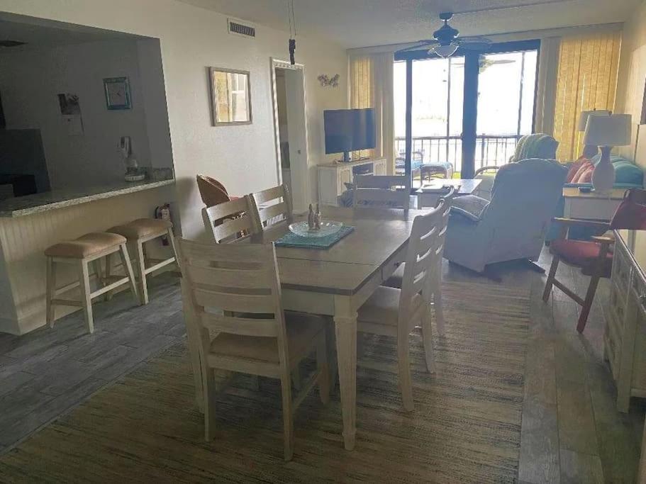 Three-Bedroom Apartment photo 1