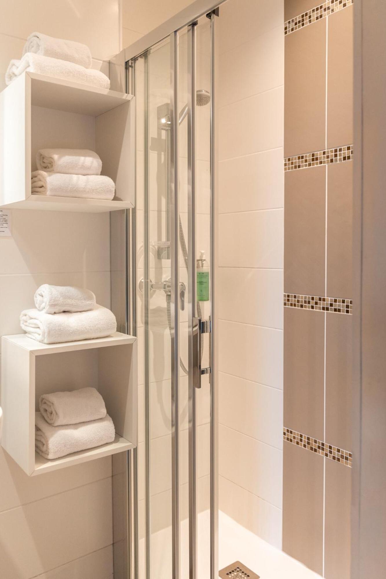Quadruple Room - Photo 6