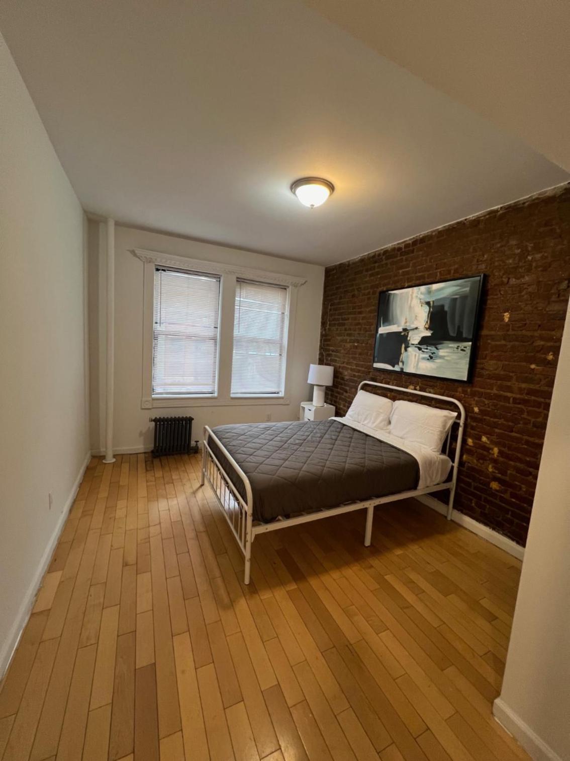Three-Bedroom Apartment photo 2