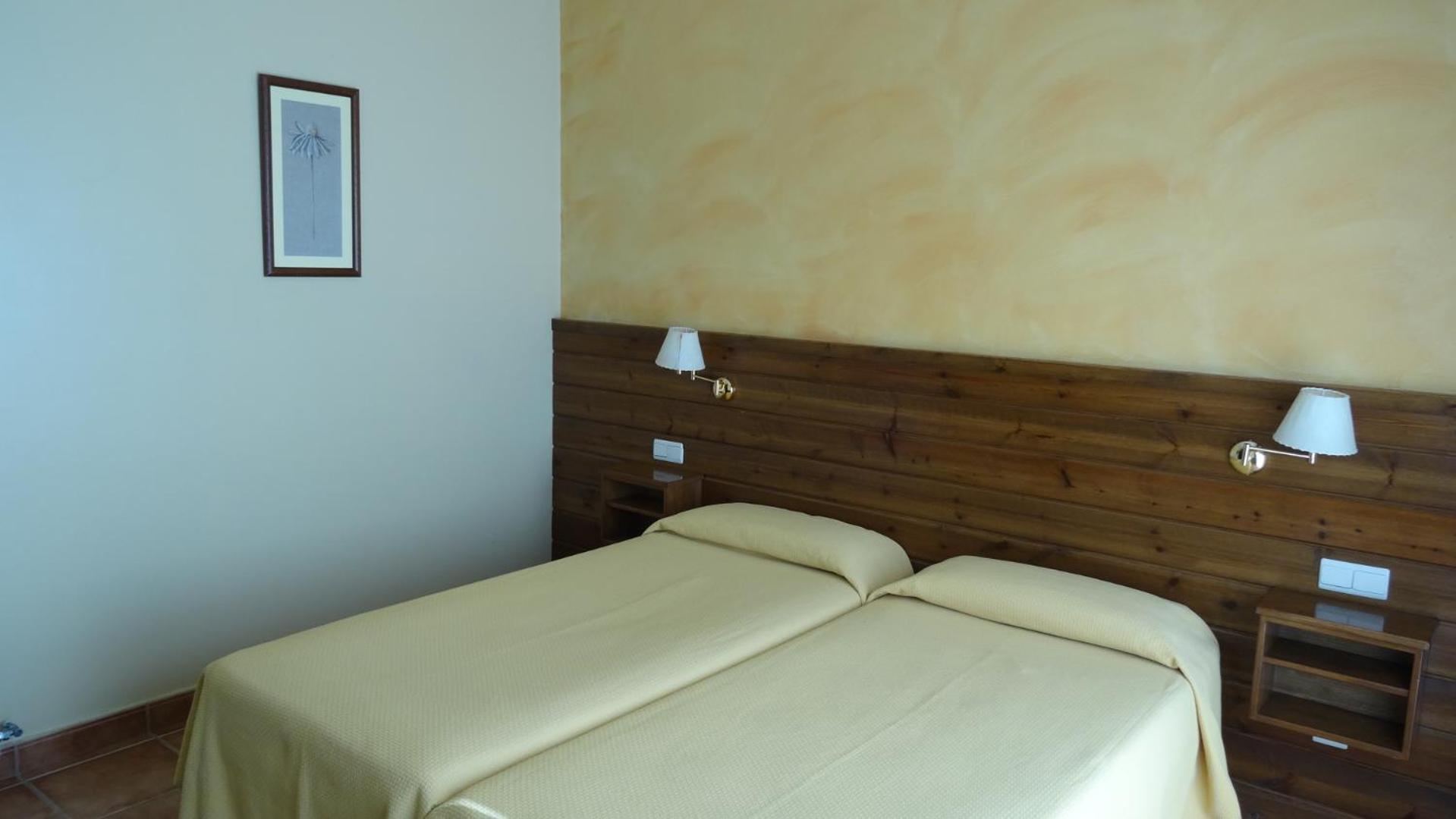 Twin Room - Photo 5