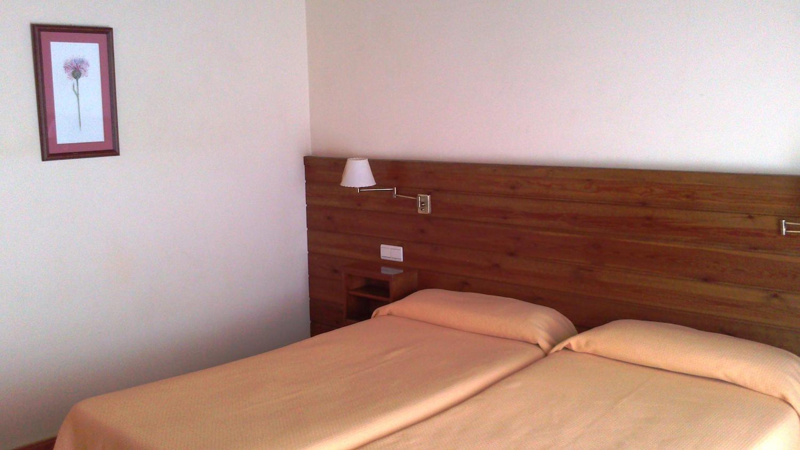 Twin Room - Photo 6