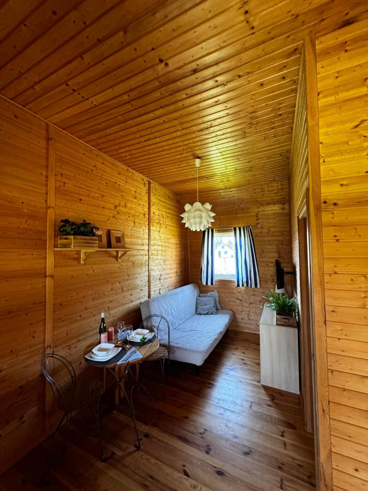 One-Bedroom House photo 1