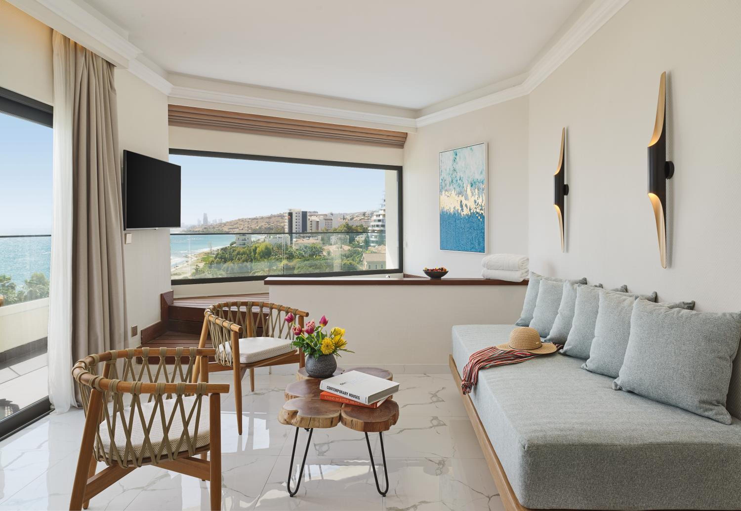 Signature One Bedroom Suite Sea View - Photo 1