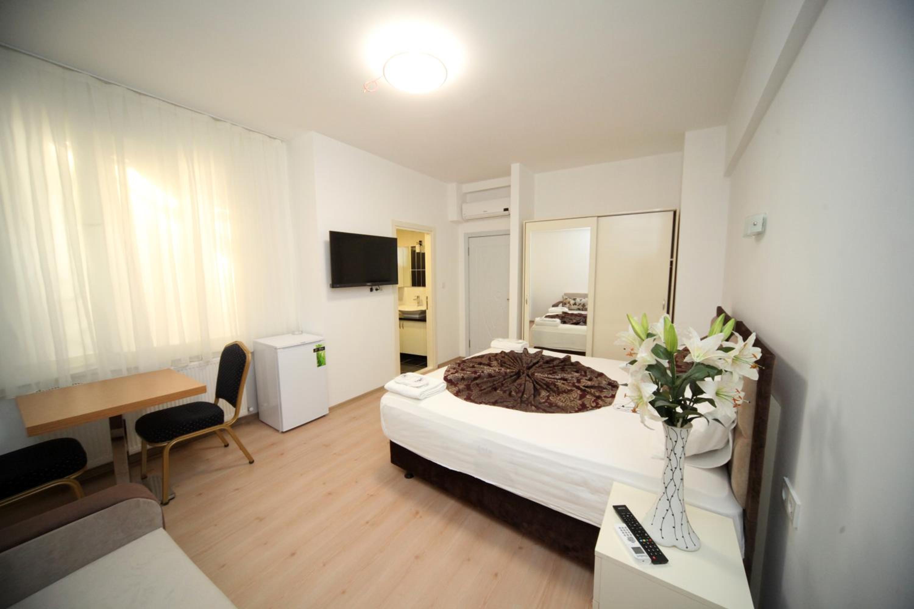 Deluxe Double or Twin Room photo 1