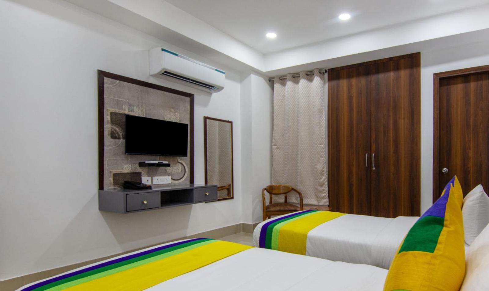 Deluxe Double Room - Photo 16