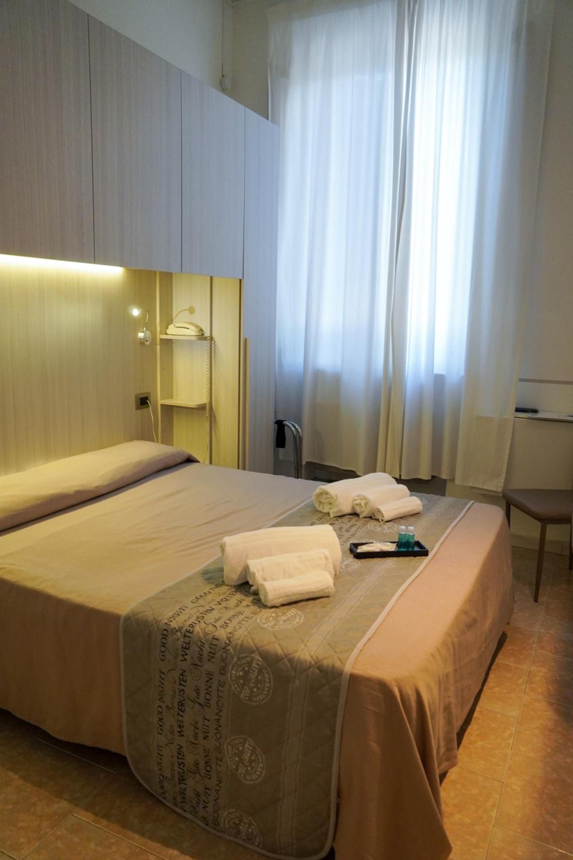 Small Double Room photo 3