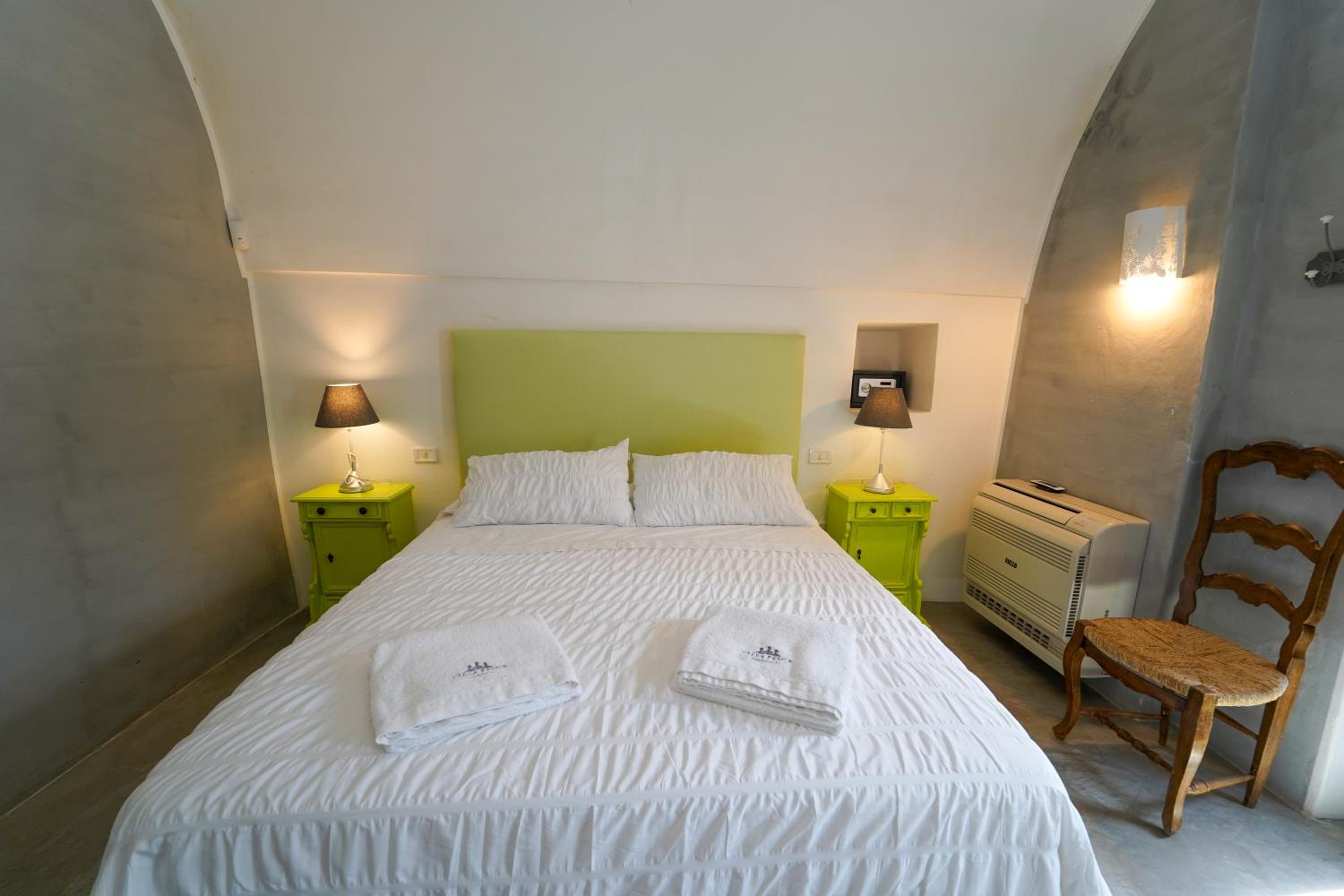 Double Room with Pool View photo 2