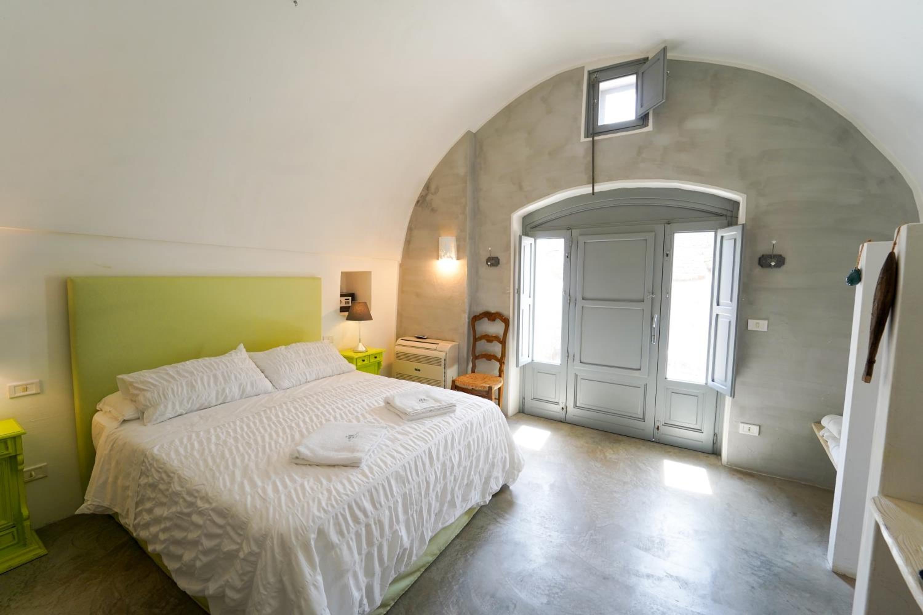 Double Room with Patio photo 1