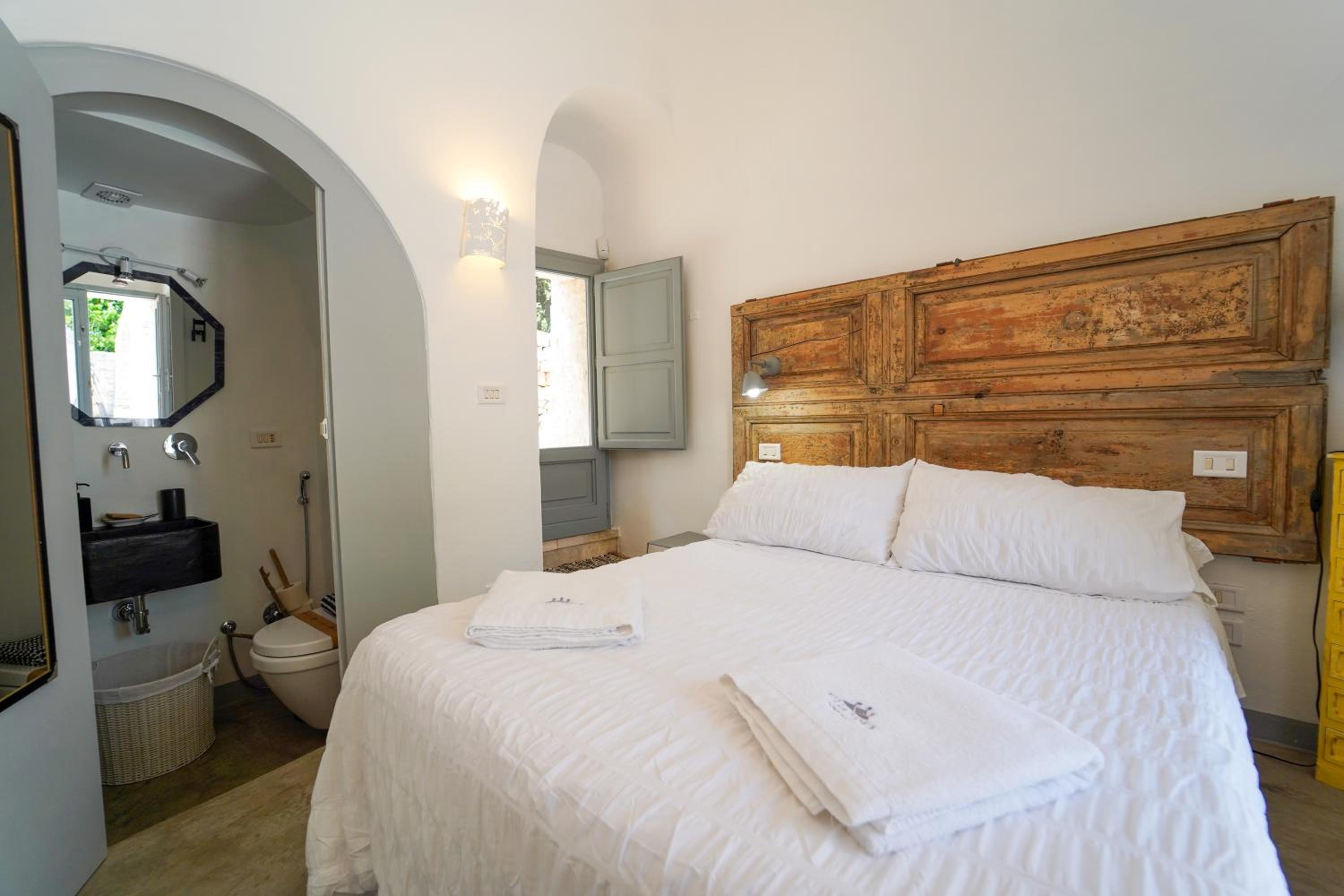 Double Room with Patio photo 1