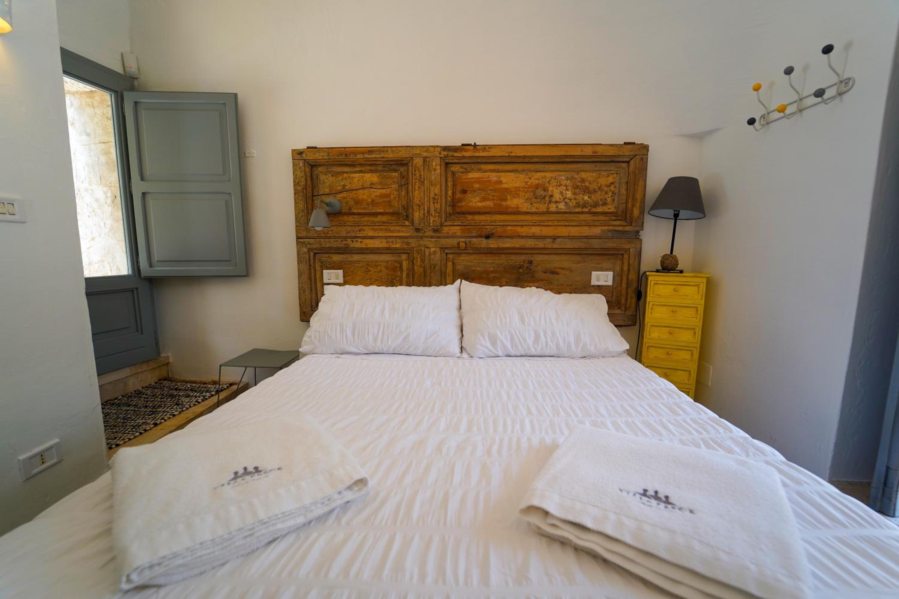 Double Room with Patio photo 2