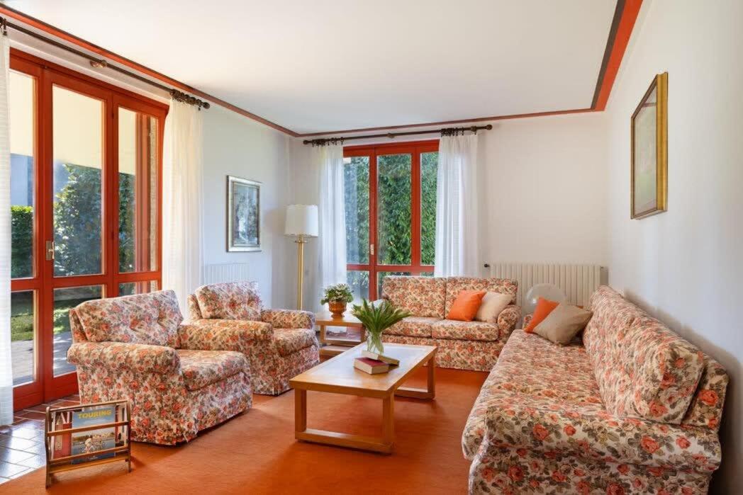 Villa photo 1